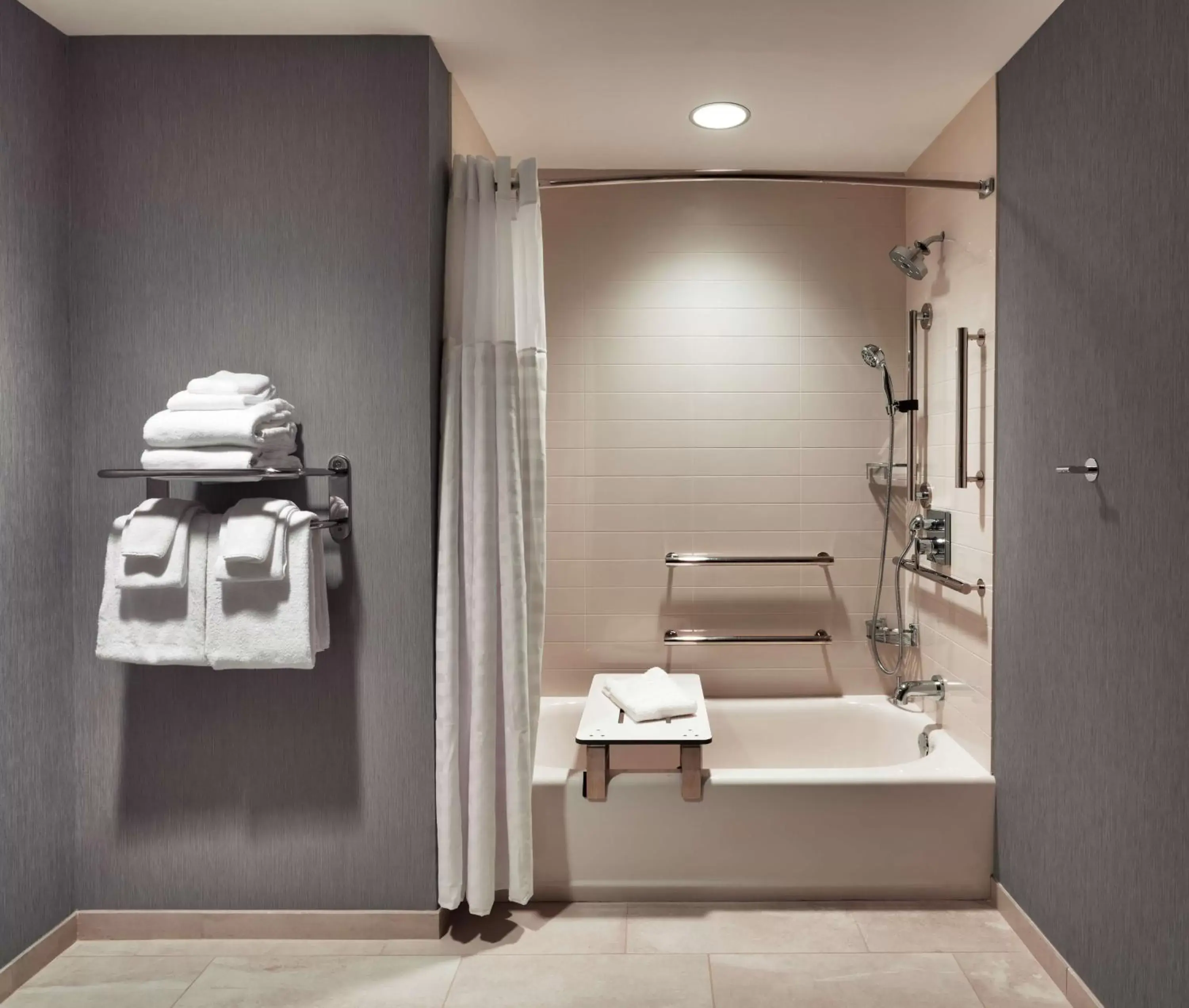 Bedroom in Hyatt Place Fayetteville/Springdale Bedroom in Hyatt Place Fayetteville/Springdale