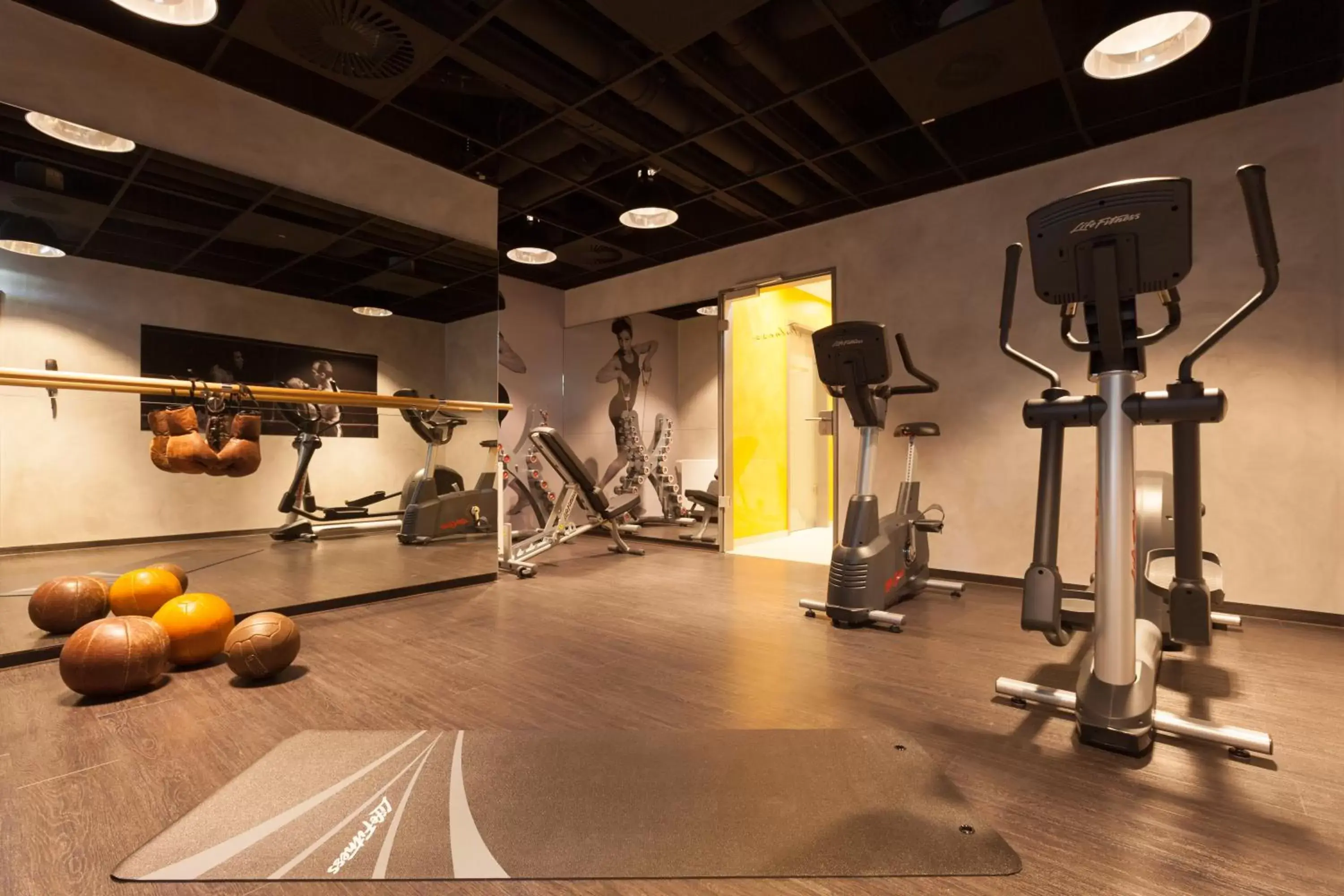 Fitness centre/facilities, Fitness Center/Facilities in Vienna House Easy by Wyndham Osnabrück