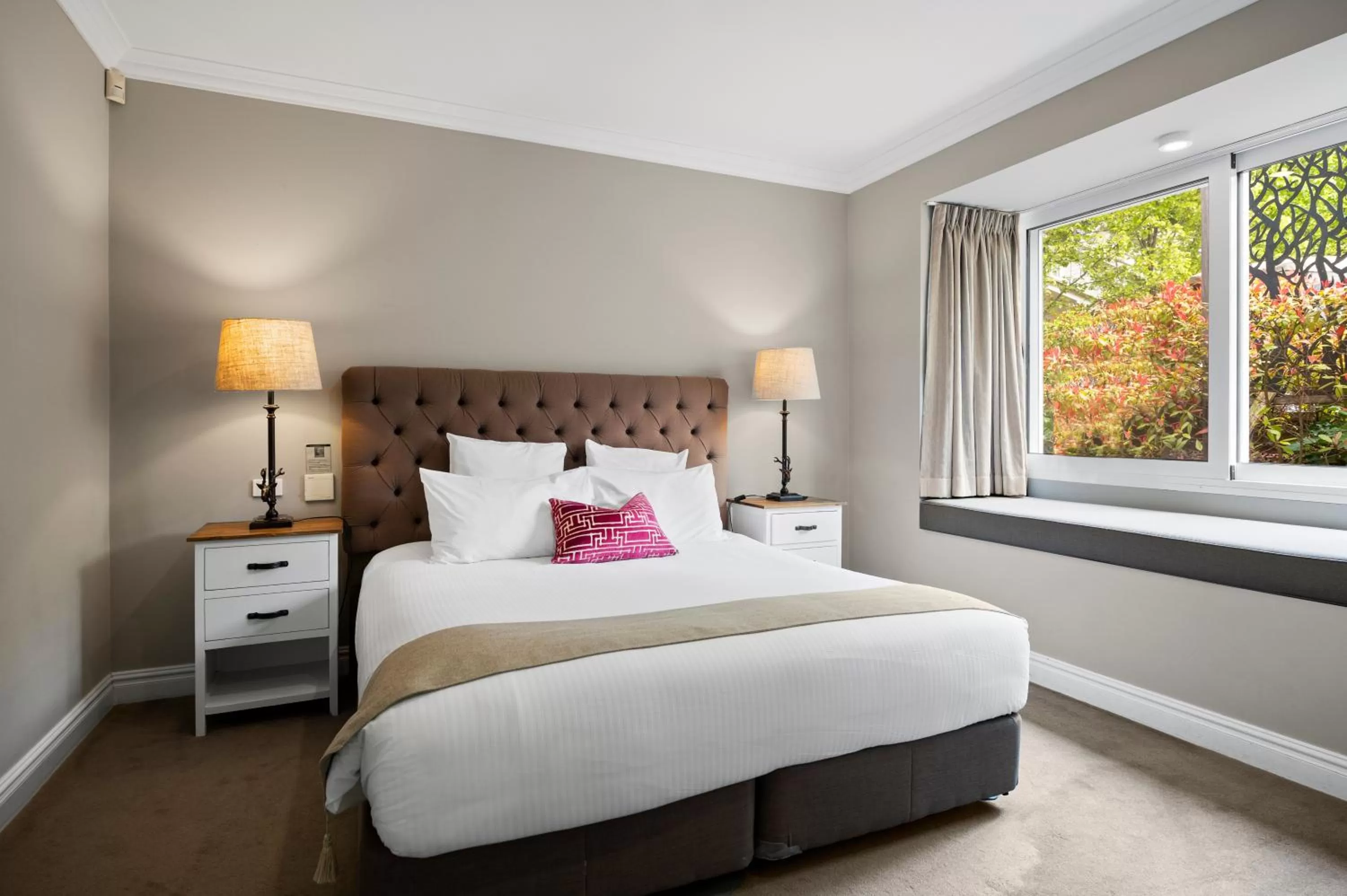 Bed in Parklands Country Gardens & Lodges Blue Mountains