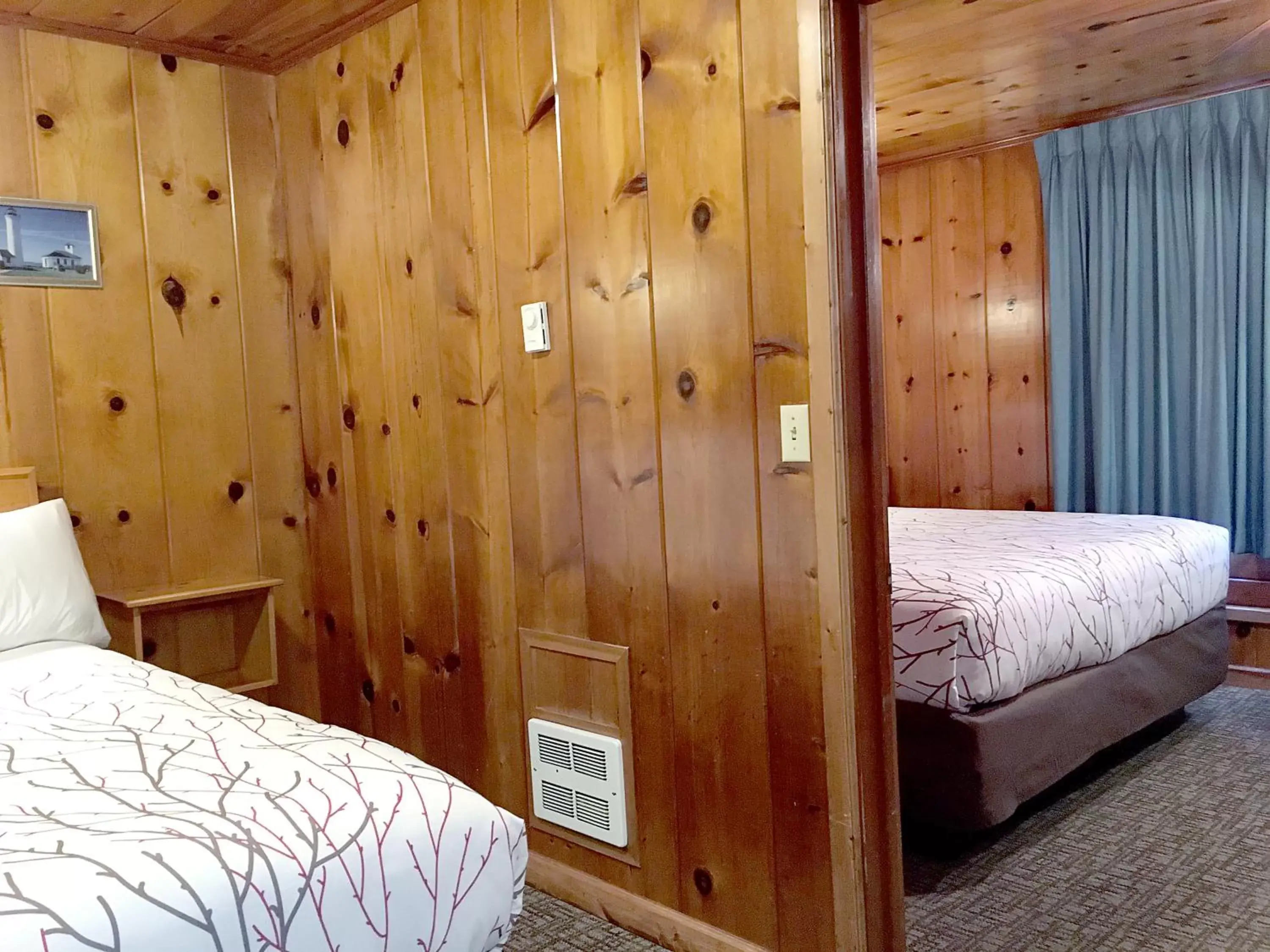 Bed in Park Motel and Cabins