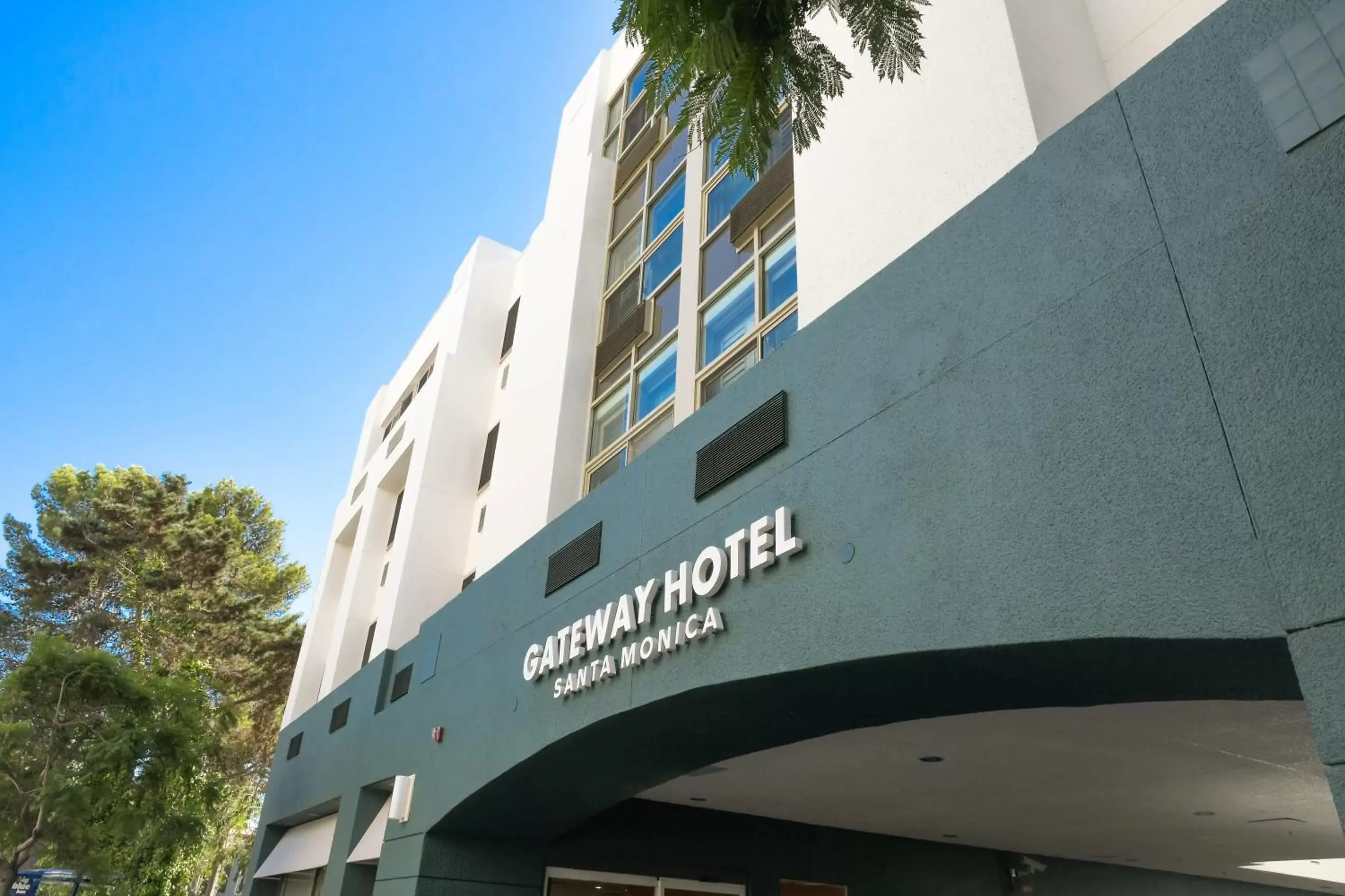 Facade/entrance, Property Building in Gateway Hotel Santa Monica