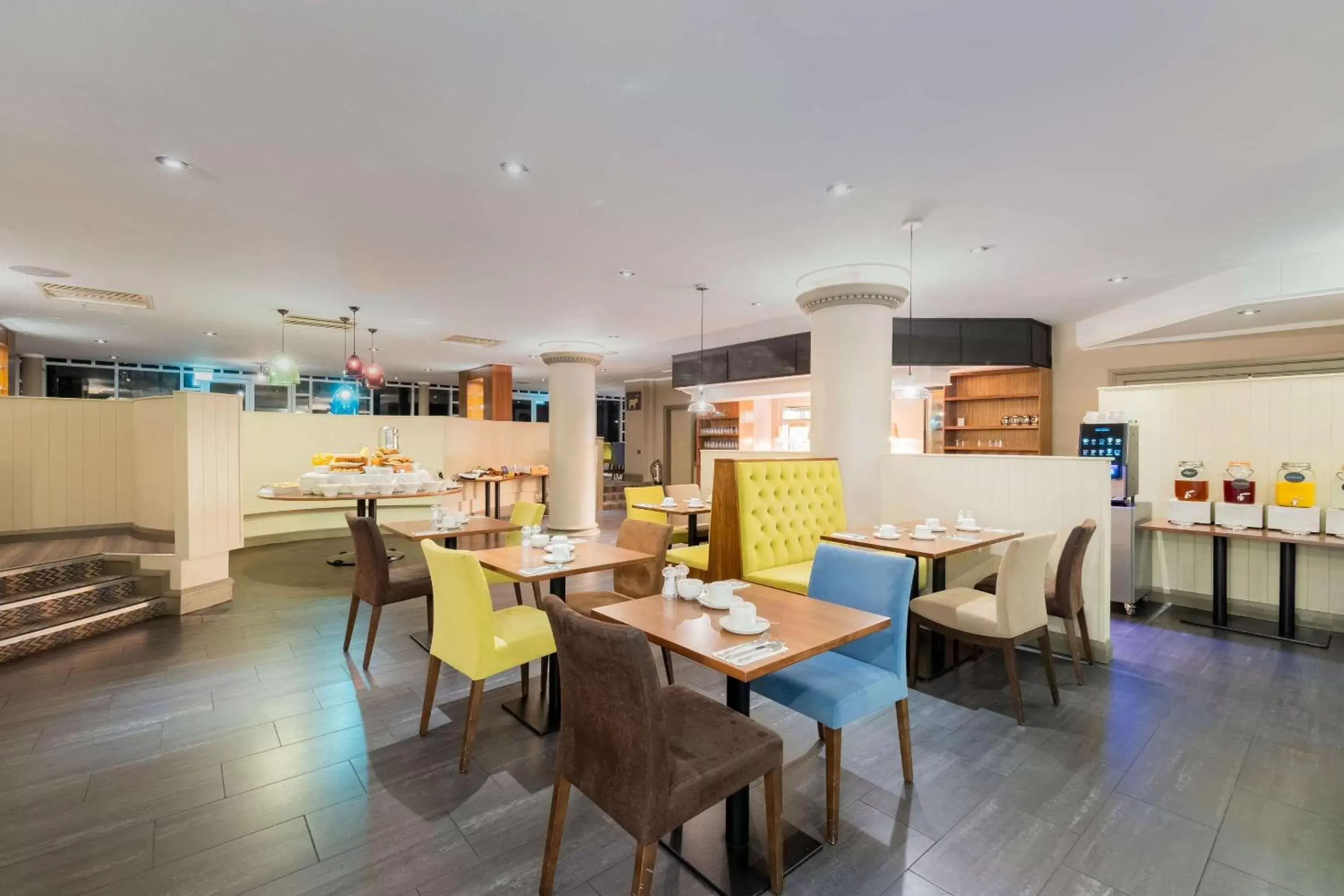 Restaurant/Places to Eat in Cedar Court Hotel Huddersfield