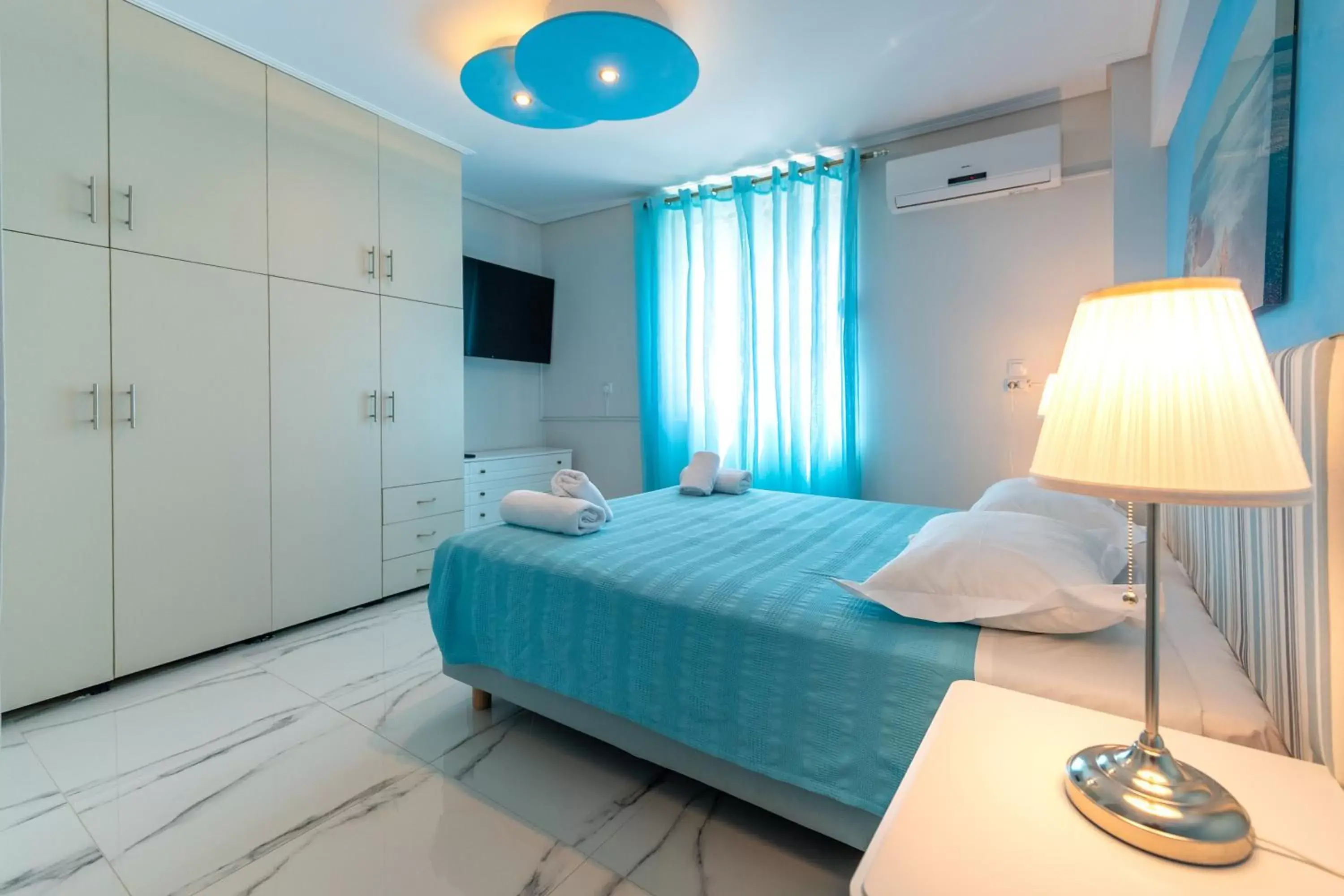 Bed in Apartments Tina FREE transfer from-to the airport