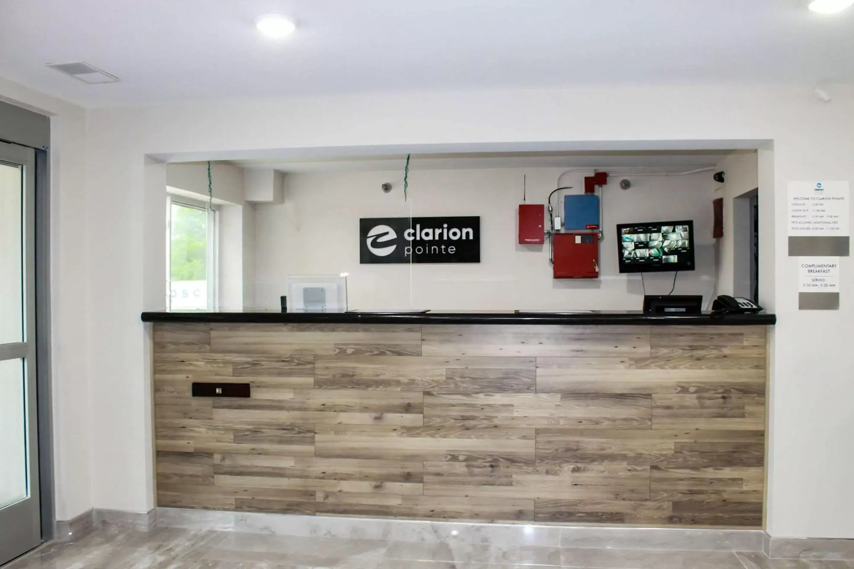 Lobby or reception in Clarion Pointe Bettendorf - Quad Cities Lobby or reception in Clarion Pointe Bettendorf - Quad Cities