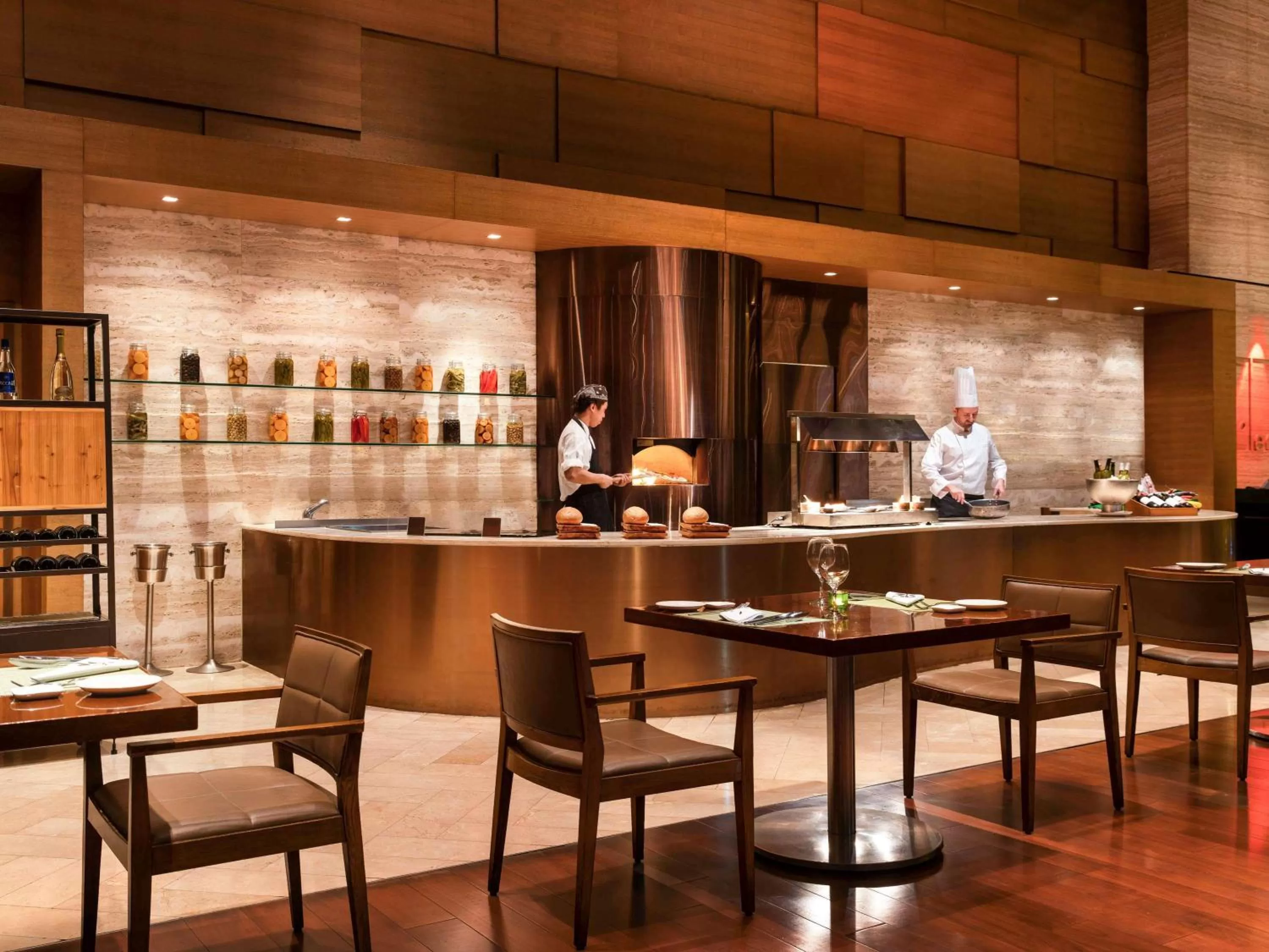 Restaurant/places to eat in Novotel Citygate Hong Kong