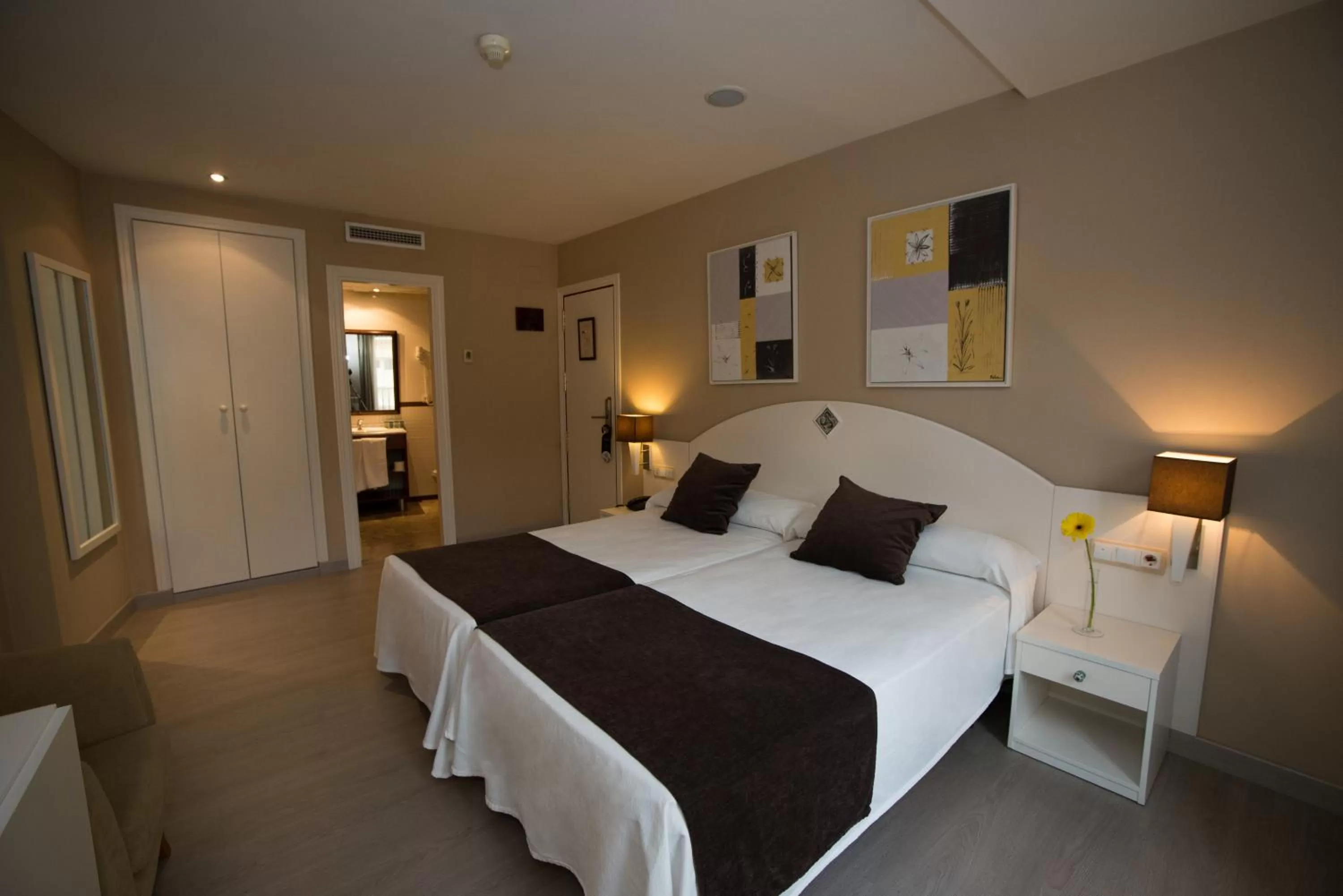 Photo of the whole room, Bed in Hotel Torico Plaza