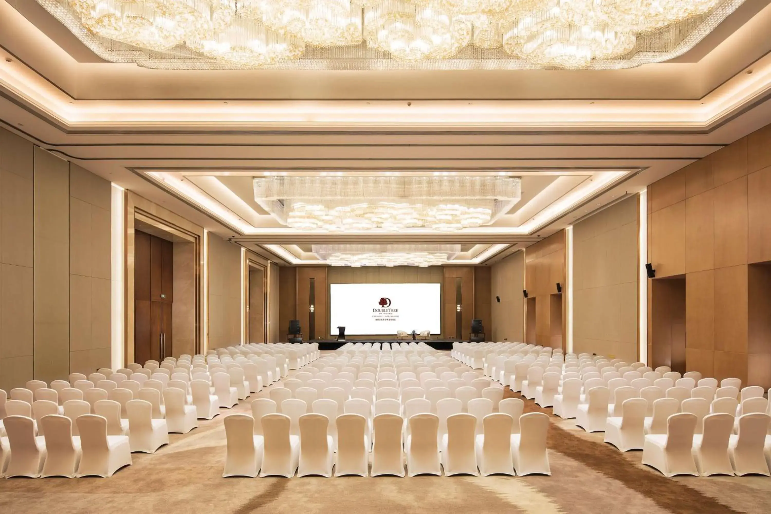 Meeting/conference room in DoubleTree by Hilton Chengdu Longquanyi