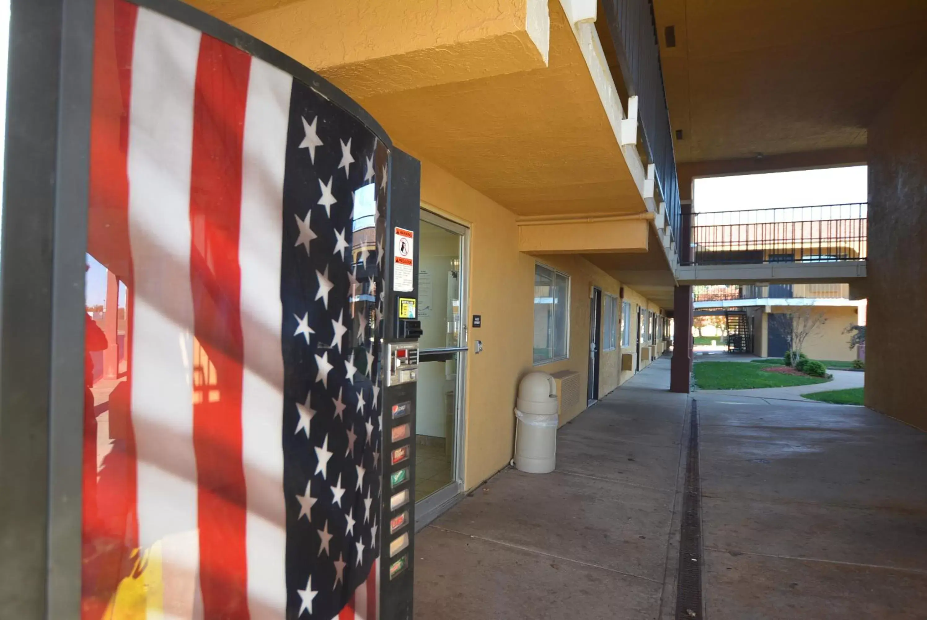 Food and drinks in Super 8 by Wyndham Midwest City OK Food and drinks in Super 8 by Wyndham Midwest City OK