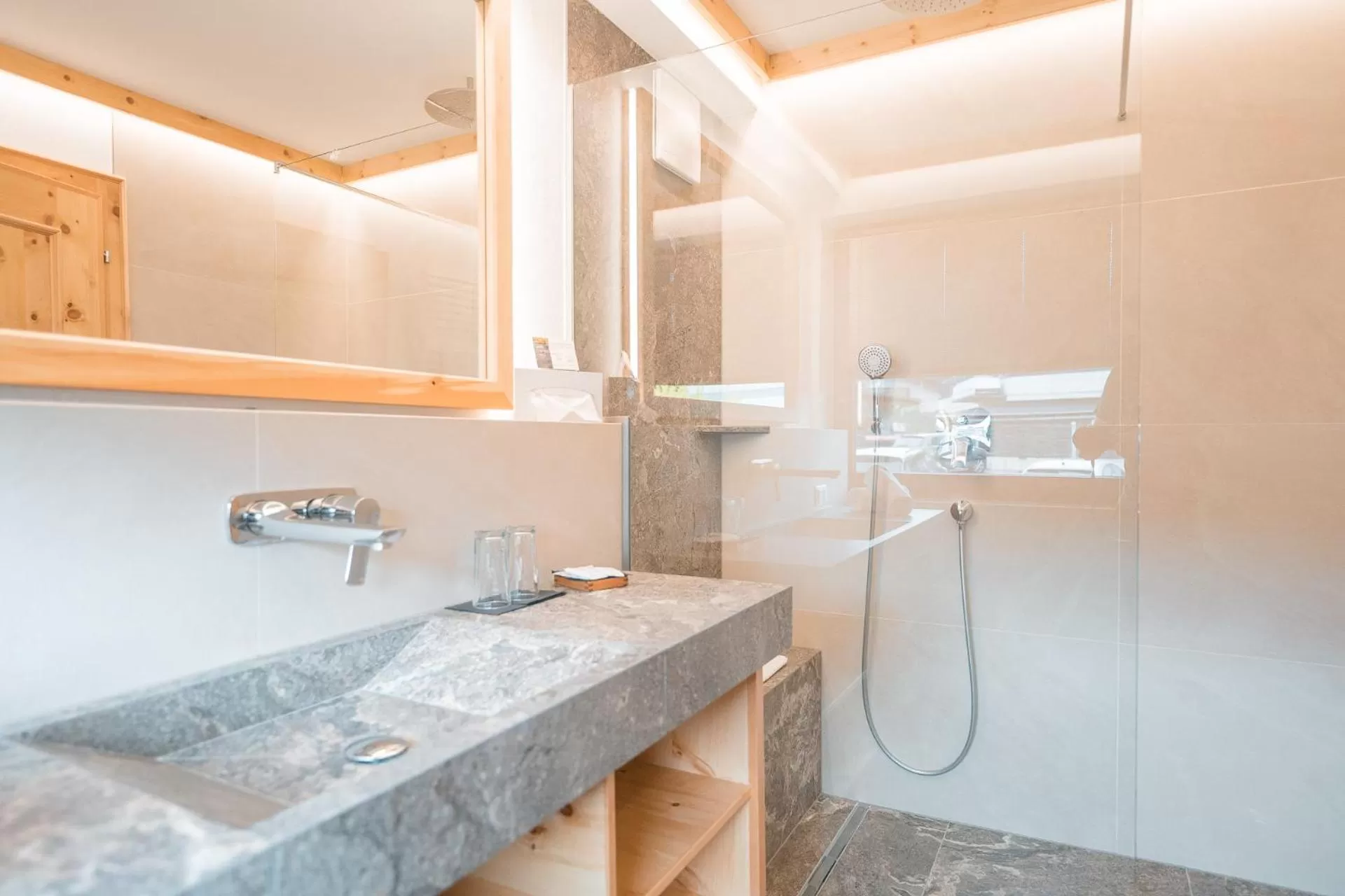 Bathroom in Hotel Schartner