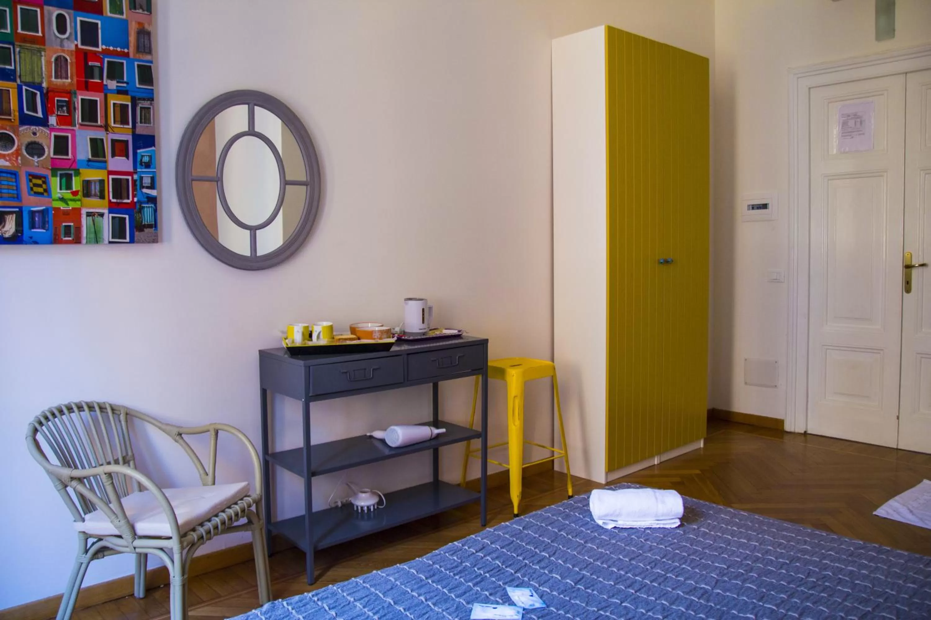 Photo of the whole room, Bed in Sesto Suites Central