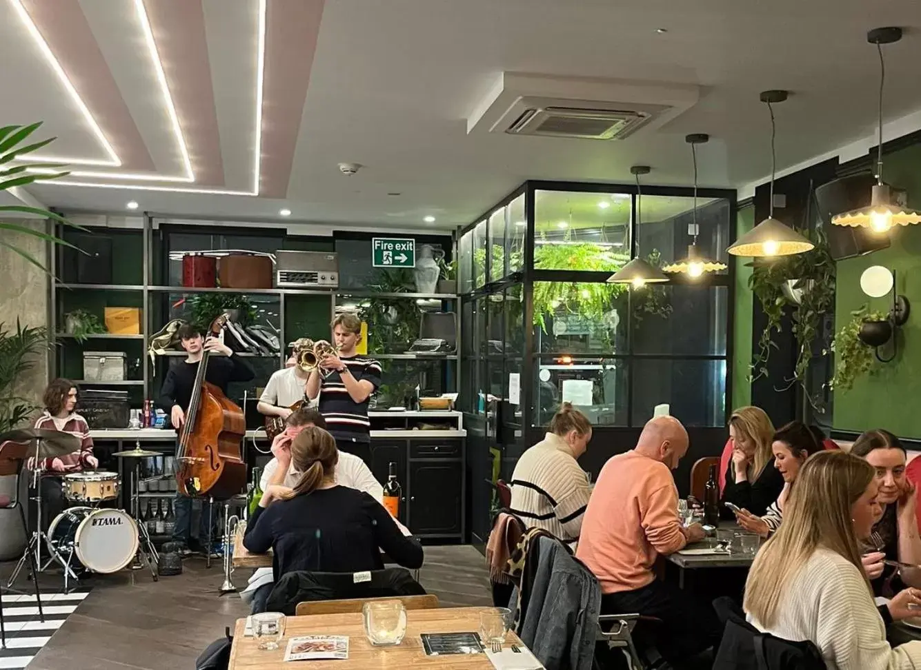 Restaurant/Places to Eat in Selina Camden
