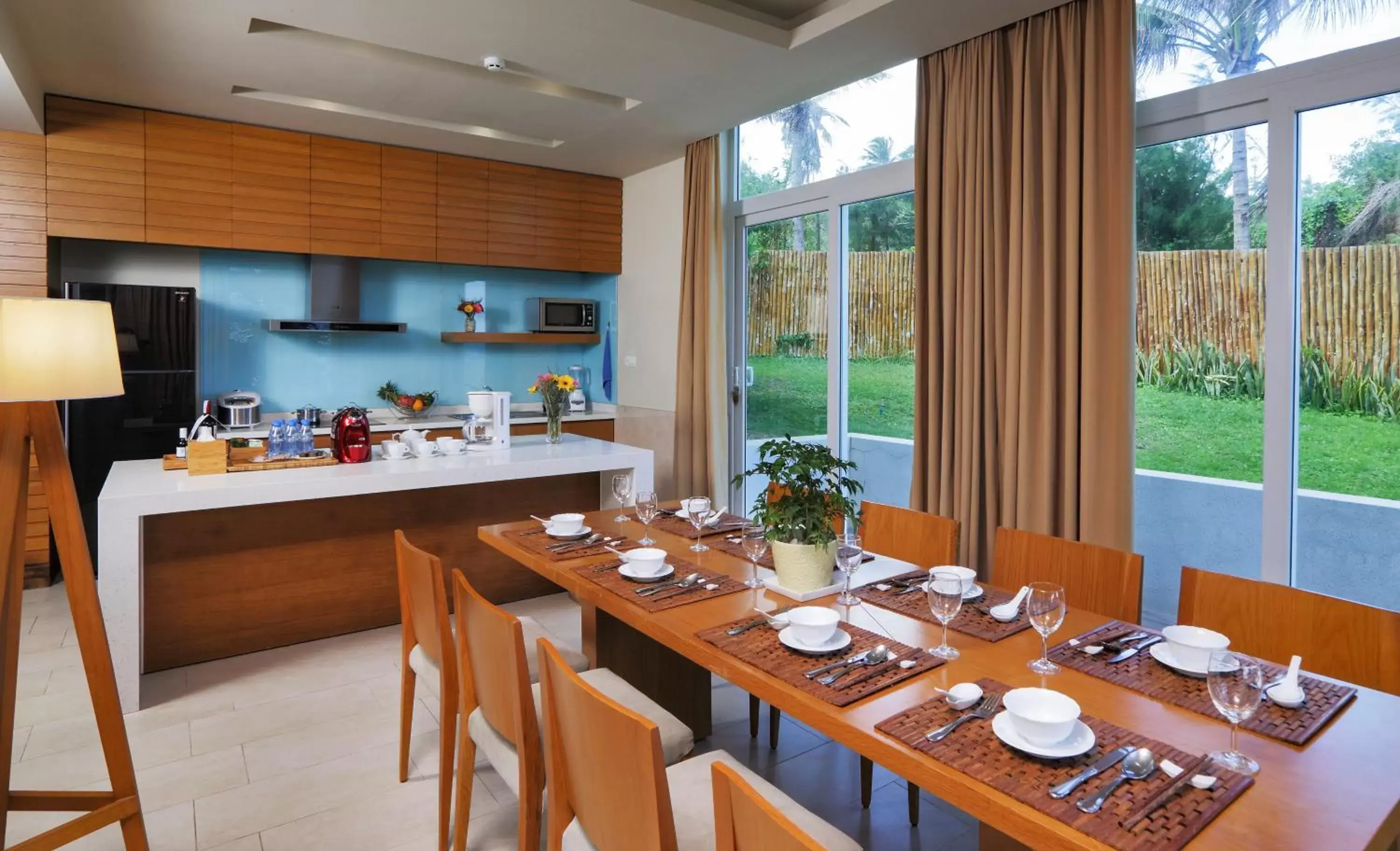 Kitchen or kitchenette, Restaurant/Places to Eat in The Cliff Resort & Residences