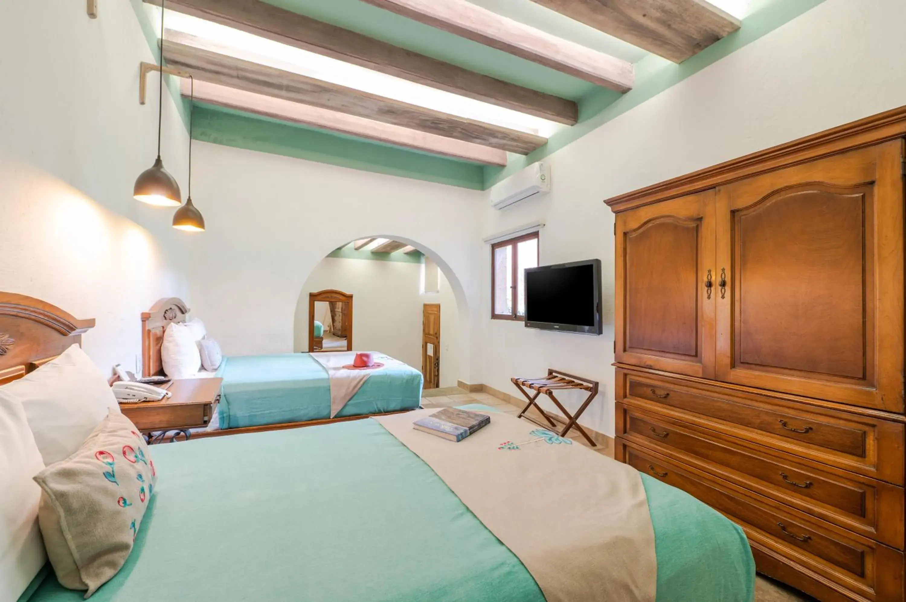 Photo of the whole room, Bed in Casa De Sierra Azul