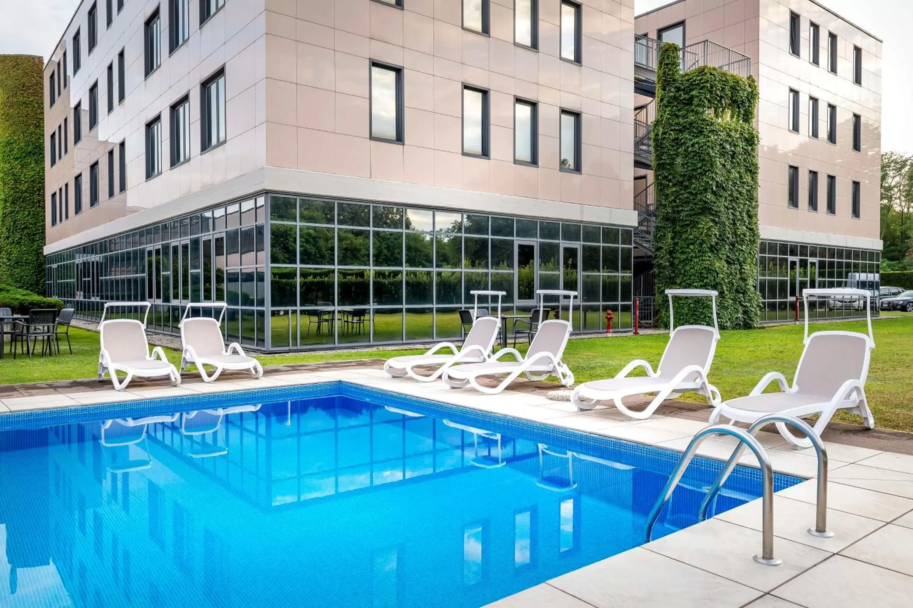 Pool view in Best Western Cavalieri Della Corona Pool view in Best Western Cavalieri Della Corona
