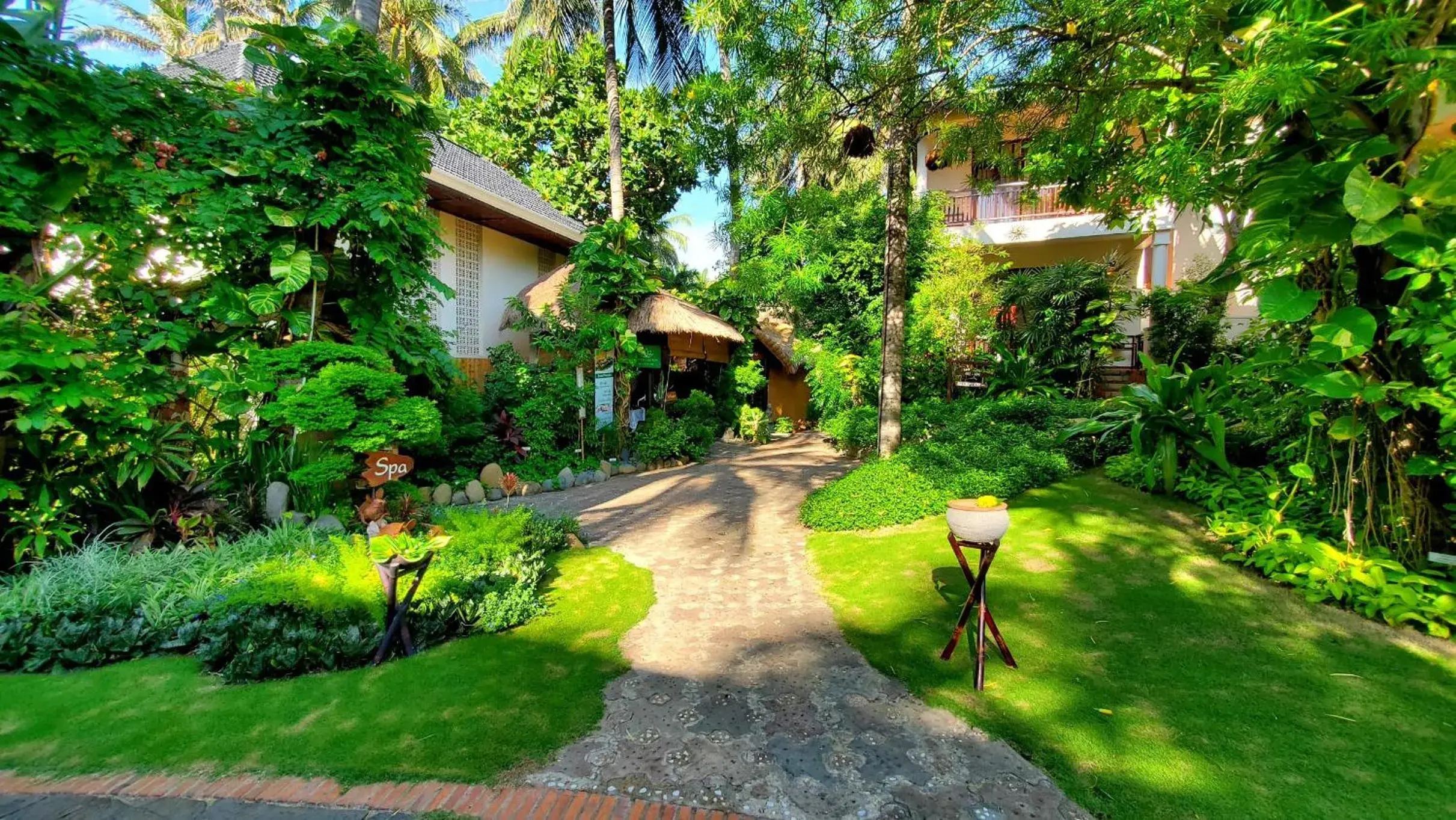 Garden in Bamboo Village Beach Resort & Spa