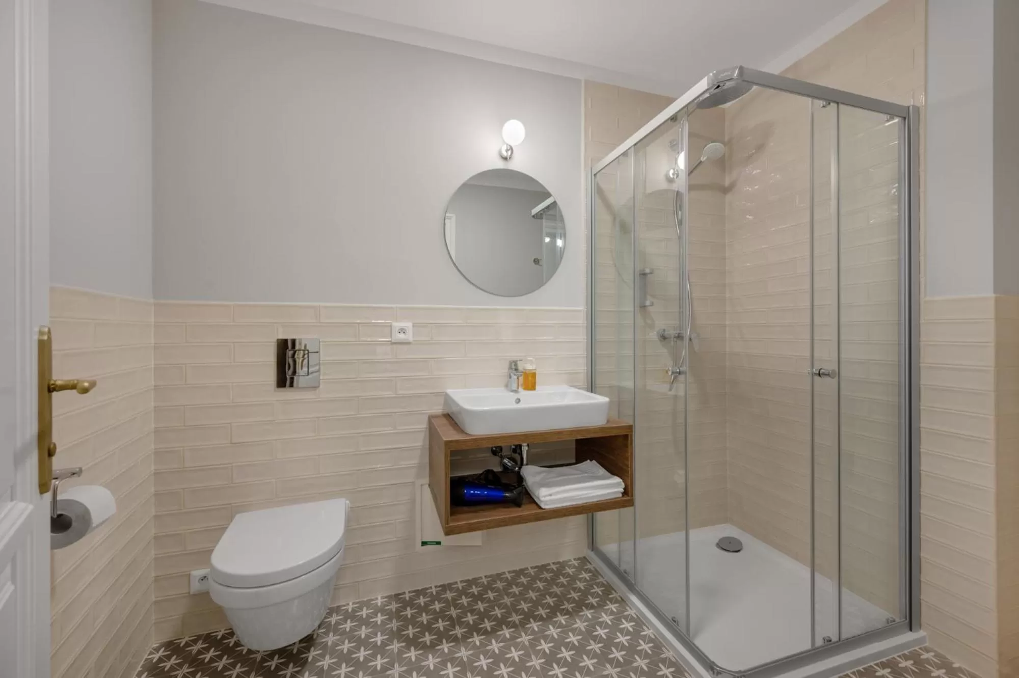 Shower in Palace Apartments