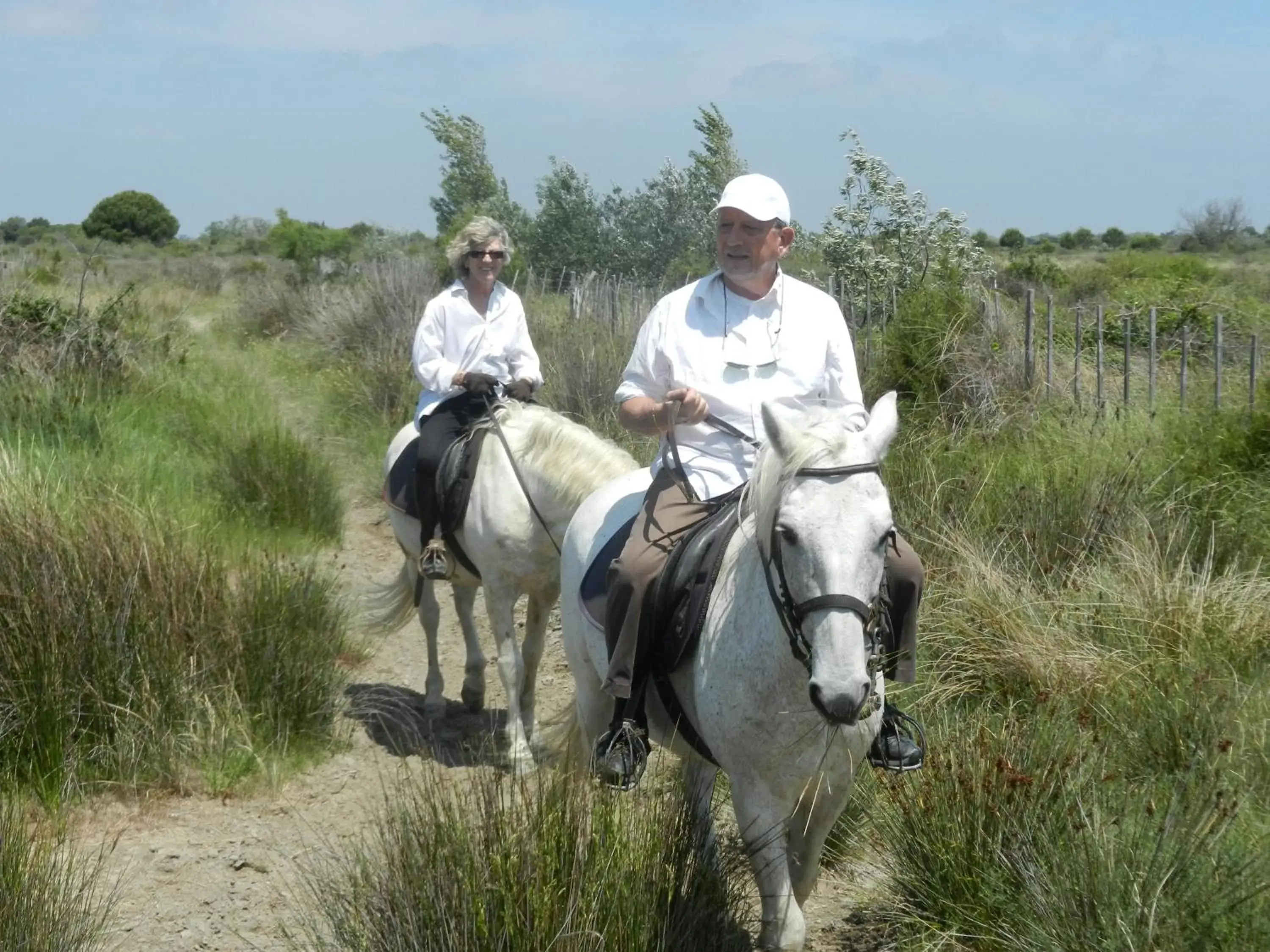 Horse-riding, Horseback Riding in Mas de la Grenouillère Hôtel et Centre équestre en pleine nature