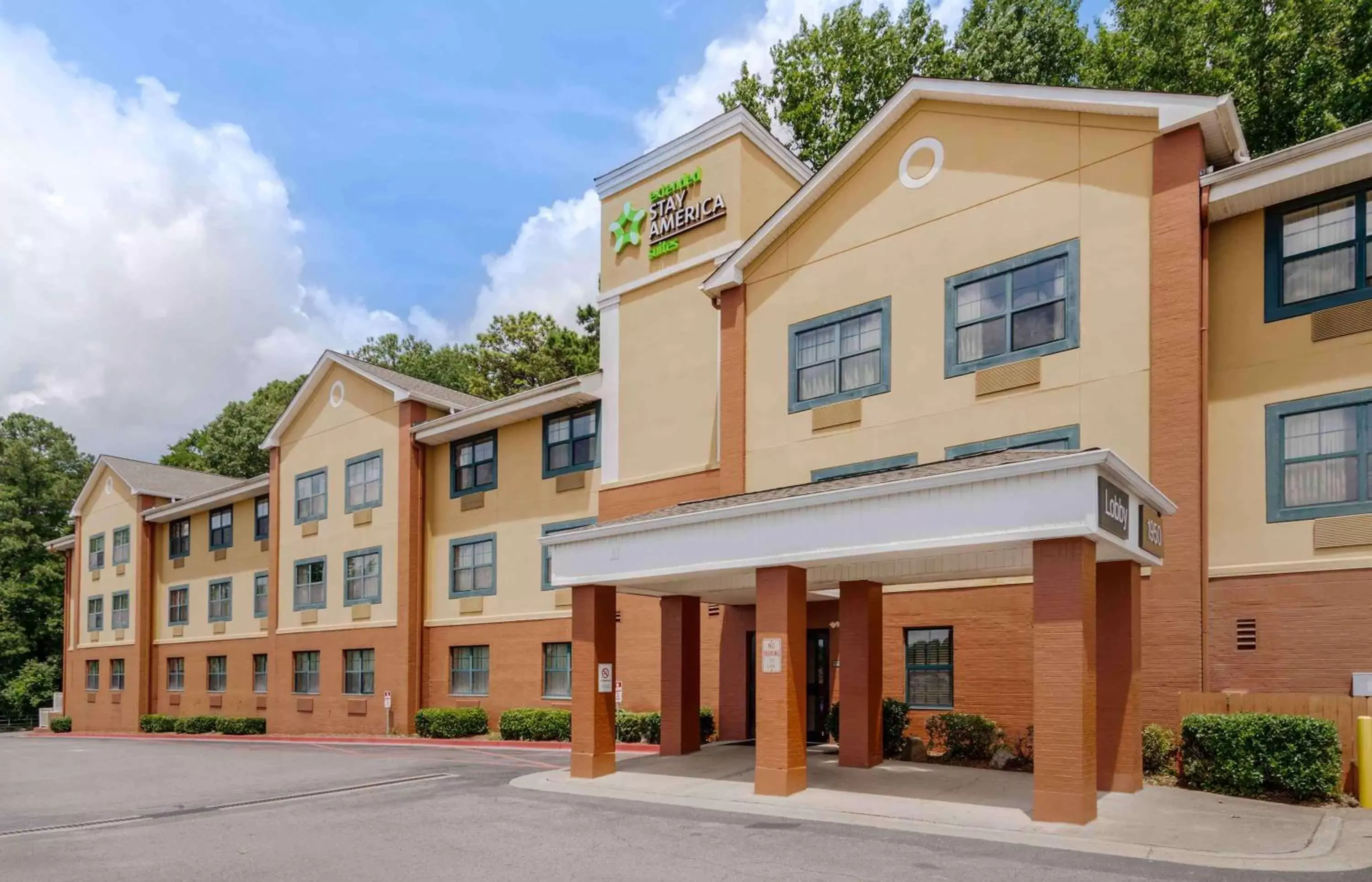 Property Building in Extended Stay America Suites - Atlanta - Alpharetta - Rock Mill Rd