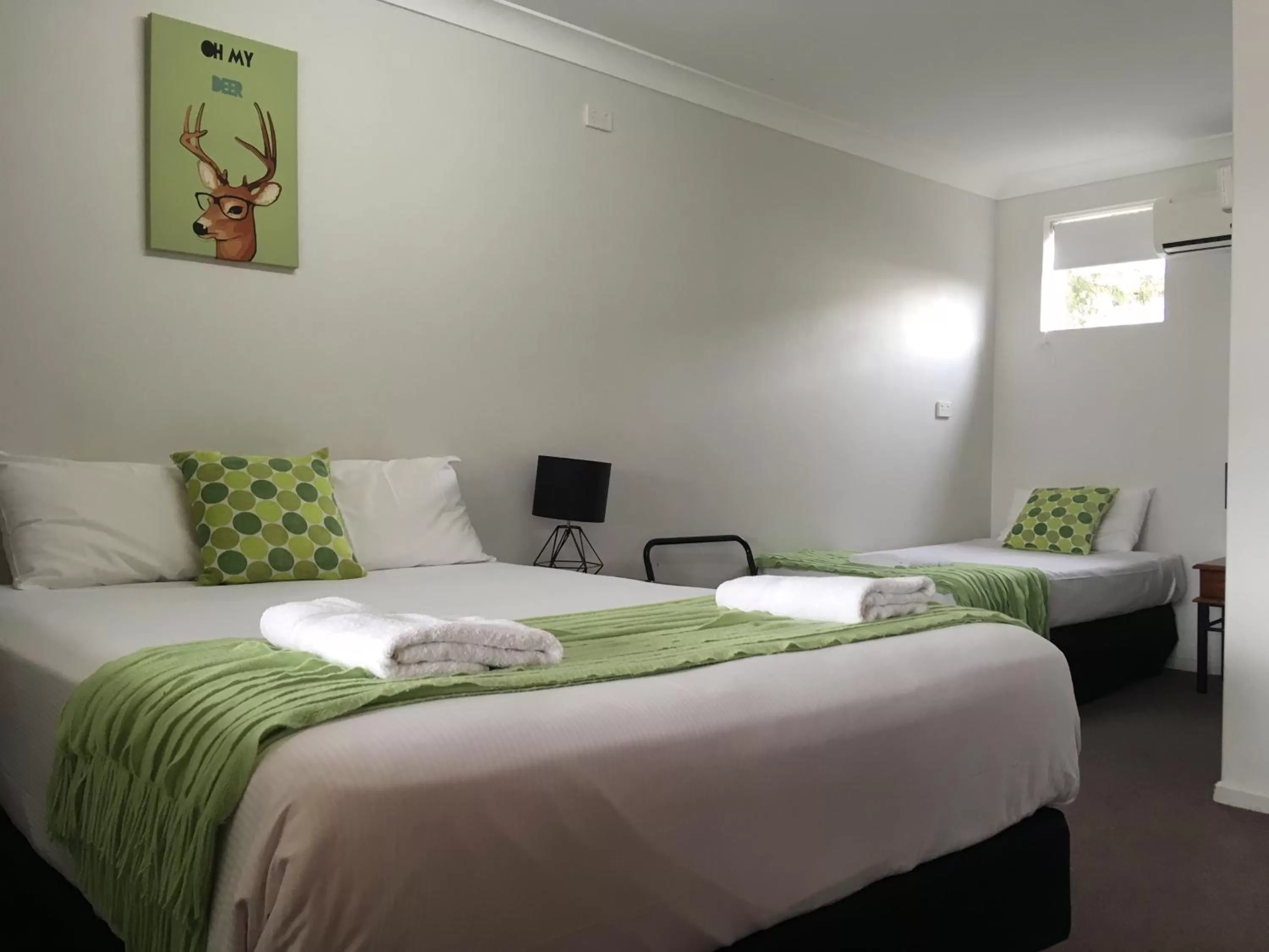 Deluxe Triple Room in Econo Lodge Chaparral Motel Ballina