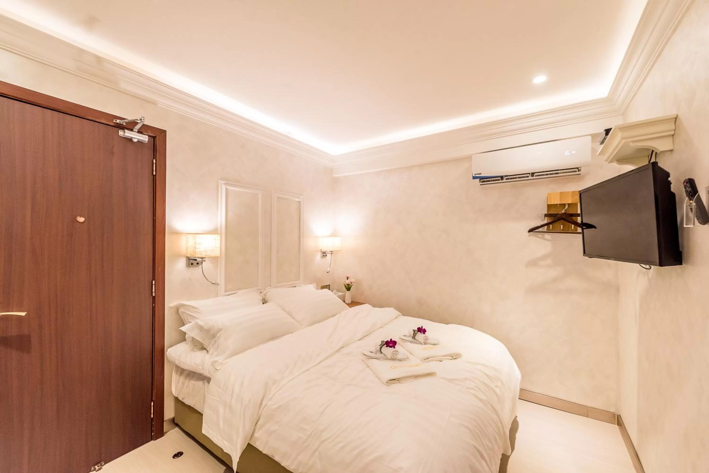 Photo of the whole room, Bed in CJ Residence - Opposite Public Bank Centre Point