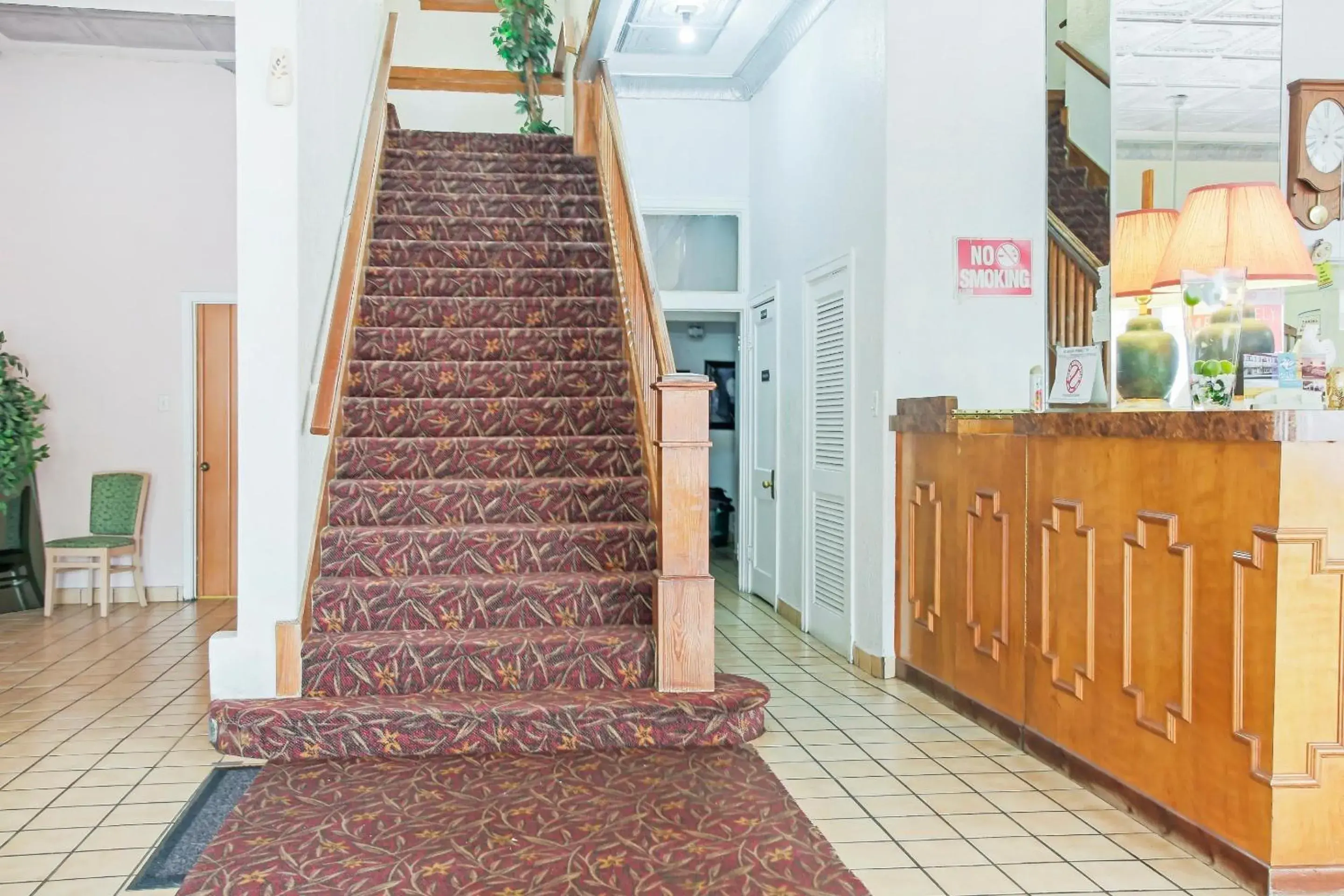 Lobby or reception in OYO Cameron Historic Hotel Brownsville I-69E