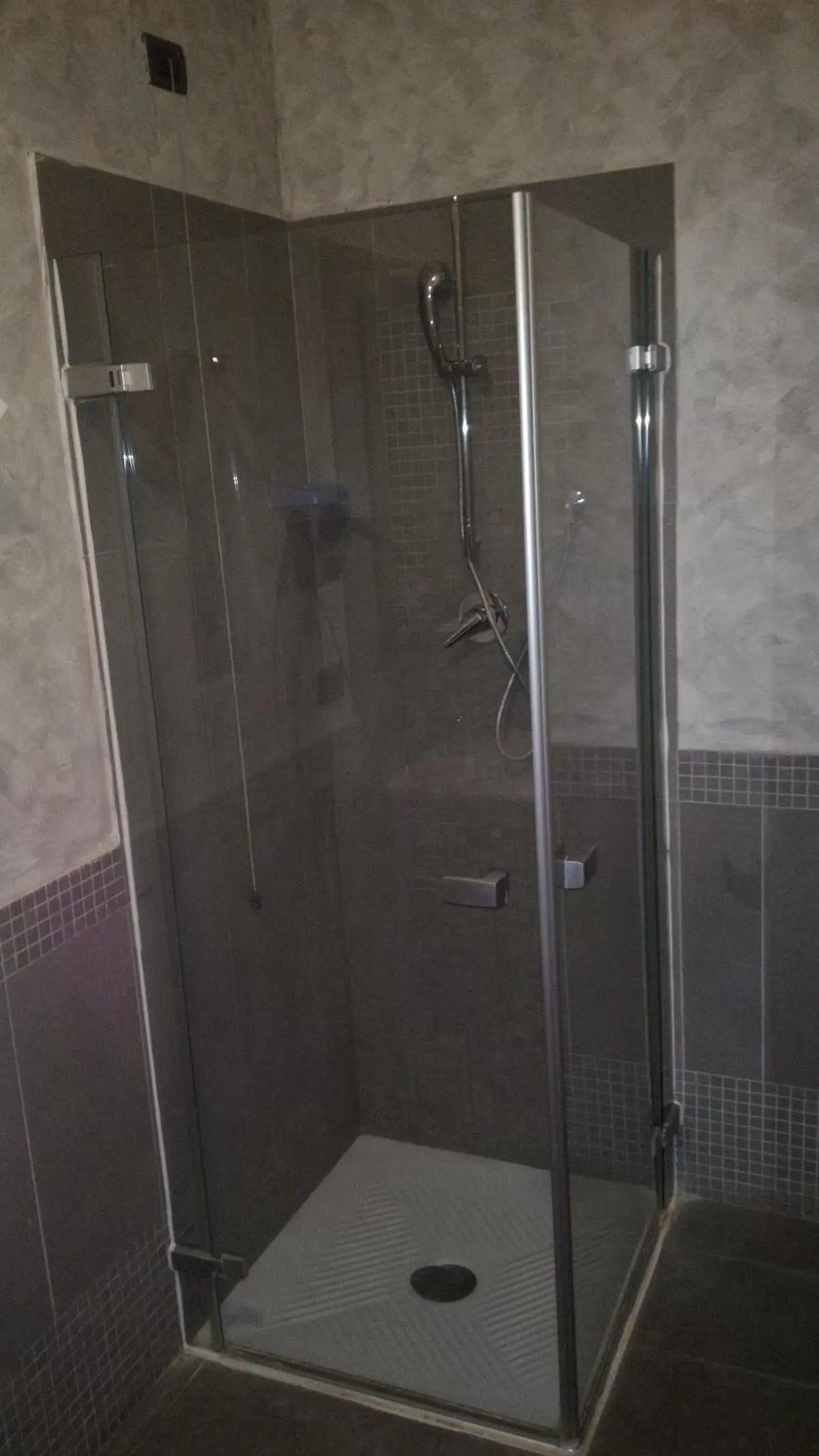 Shower, Bathroom in Hotel Lux