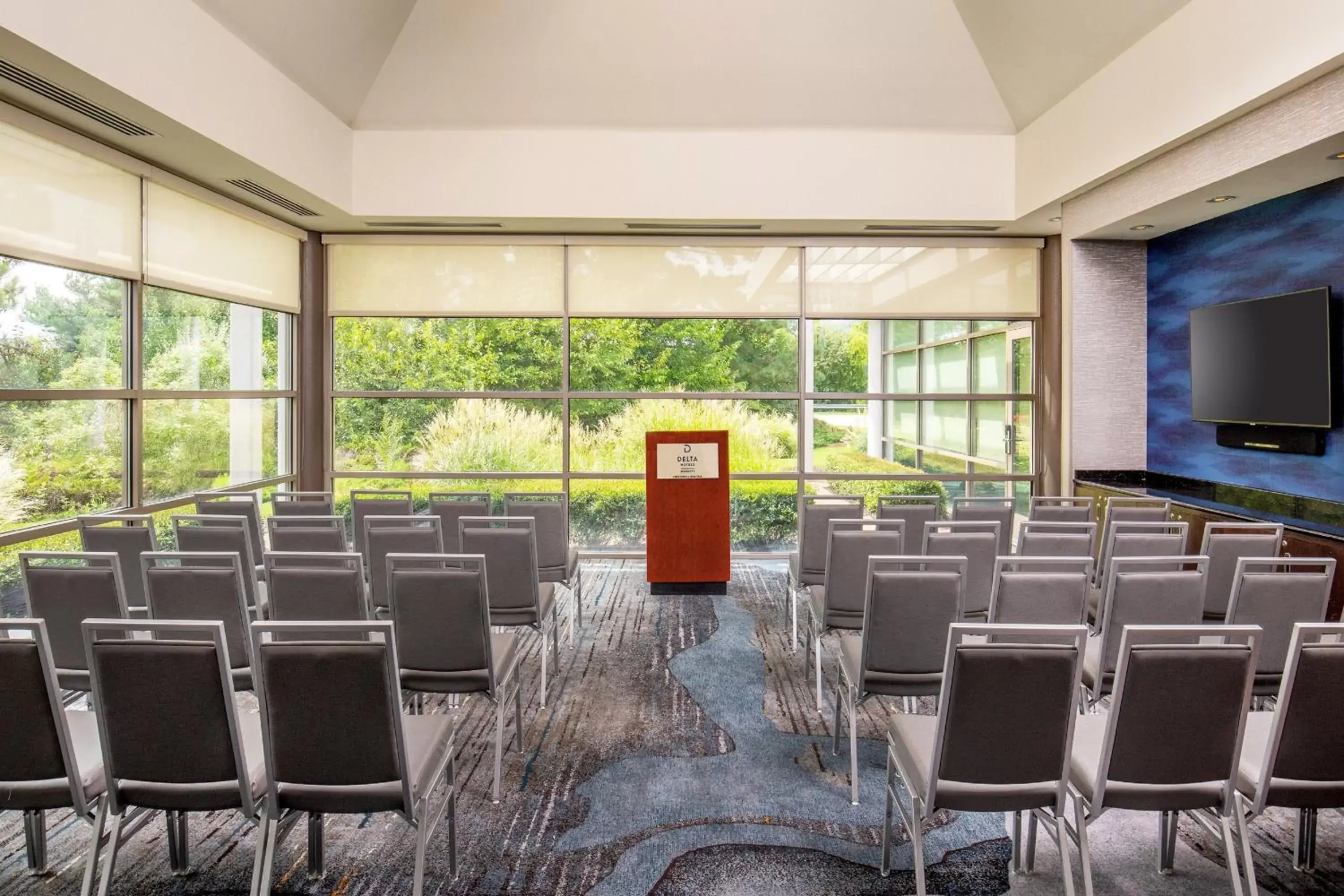 Meeting/conference room in Delta Hotels by Marriott Chesapeake Norfolk