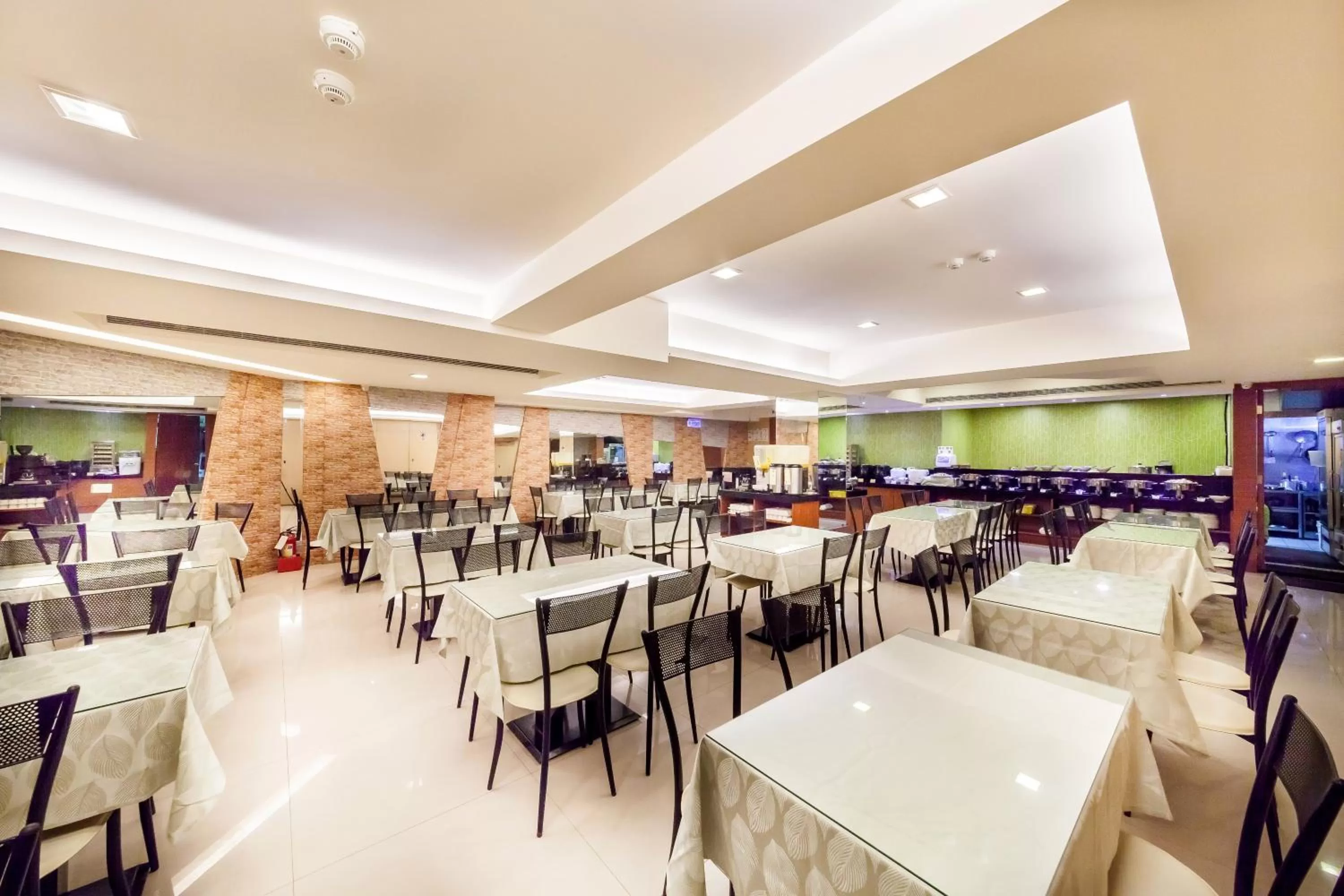 Restaurant/places to eat in Green World Linsen