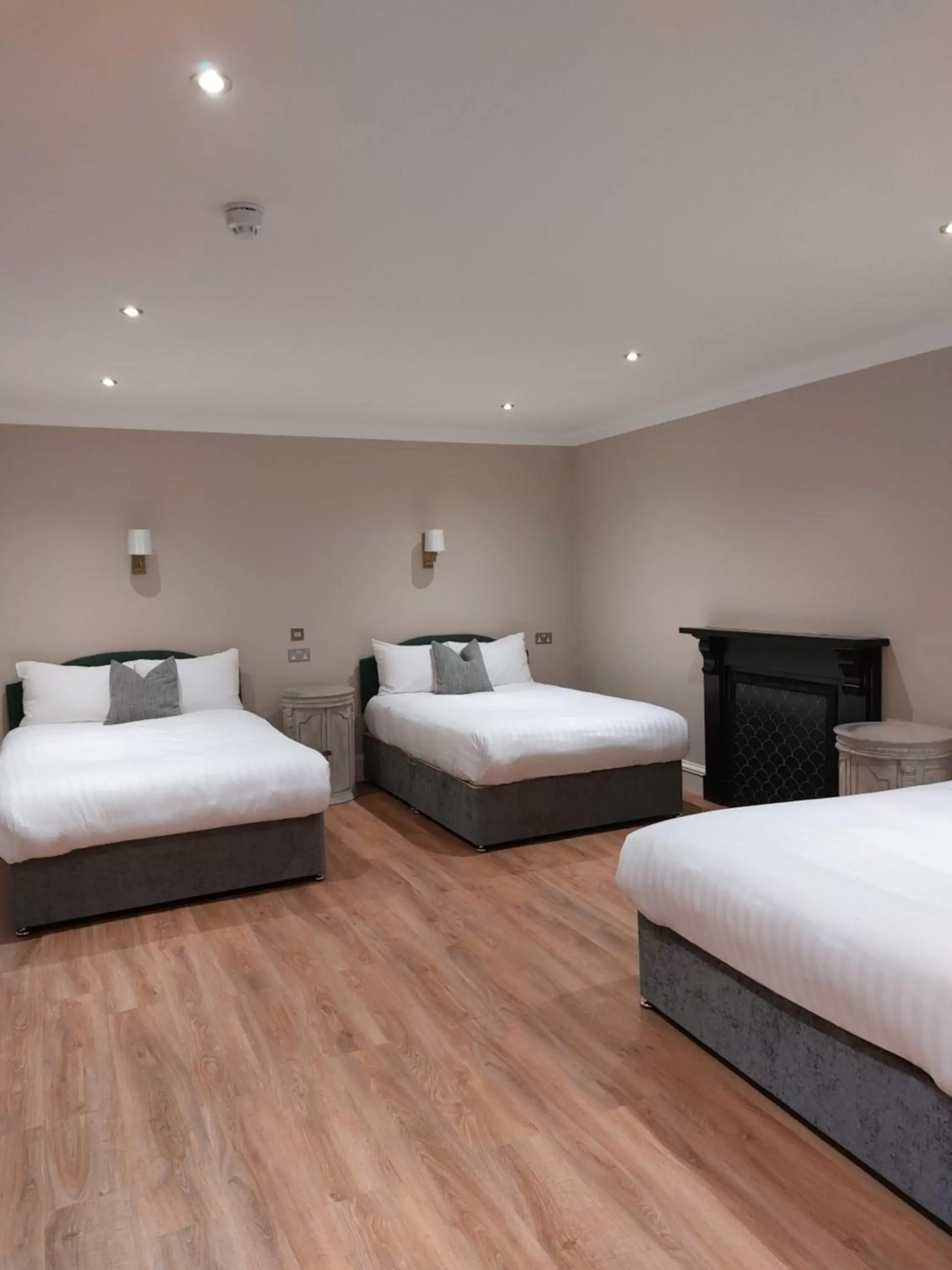 Bedroom, Bed in Owston Hall Hotel