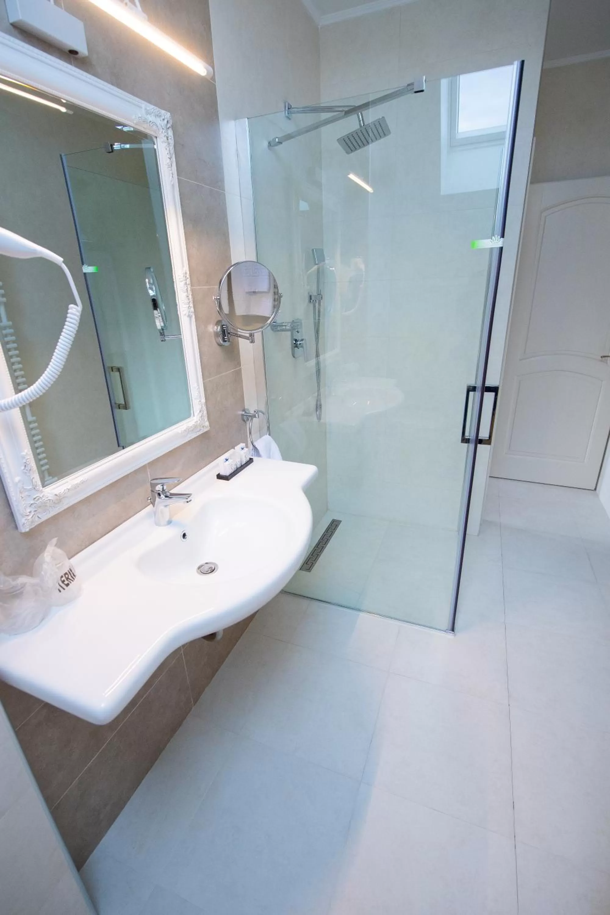 Hotel La Belle Epoque