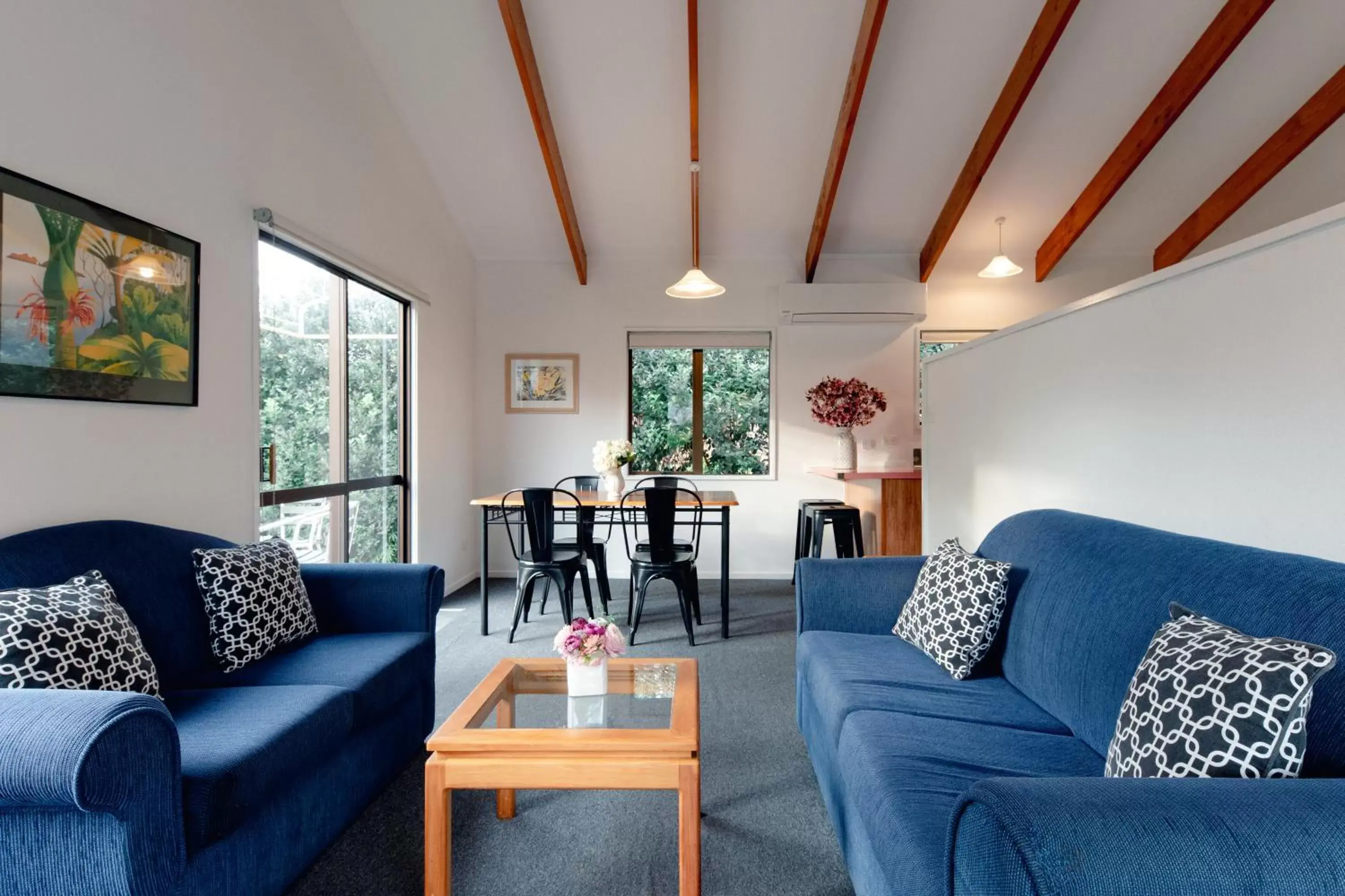 Living room, Seating Area in Aotearoa Lodge