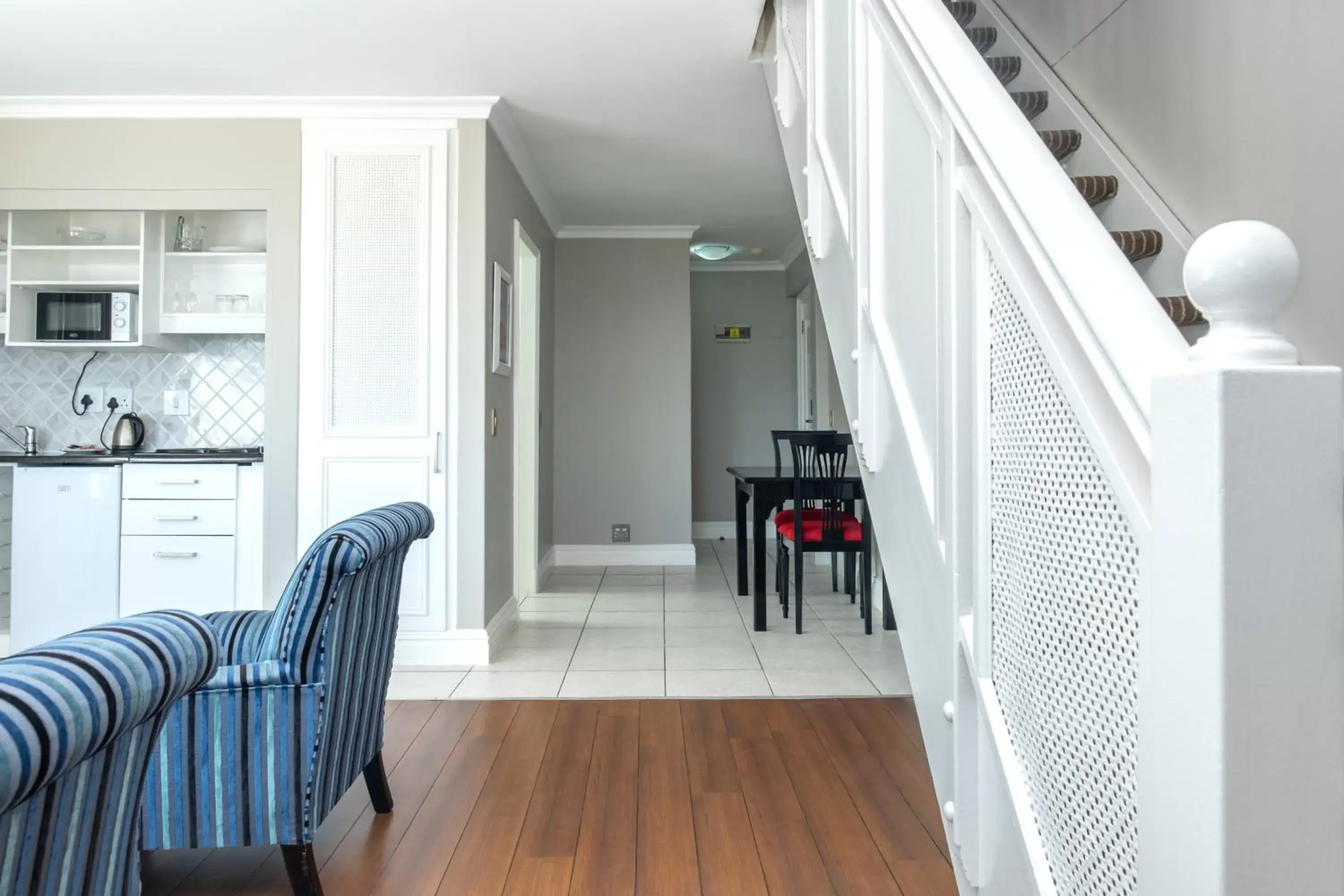 Kitchen or kitchenette, Dining Area in The Bantry Bay Aparthotel by Totalstay