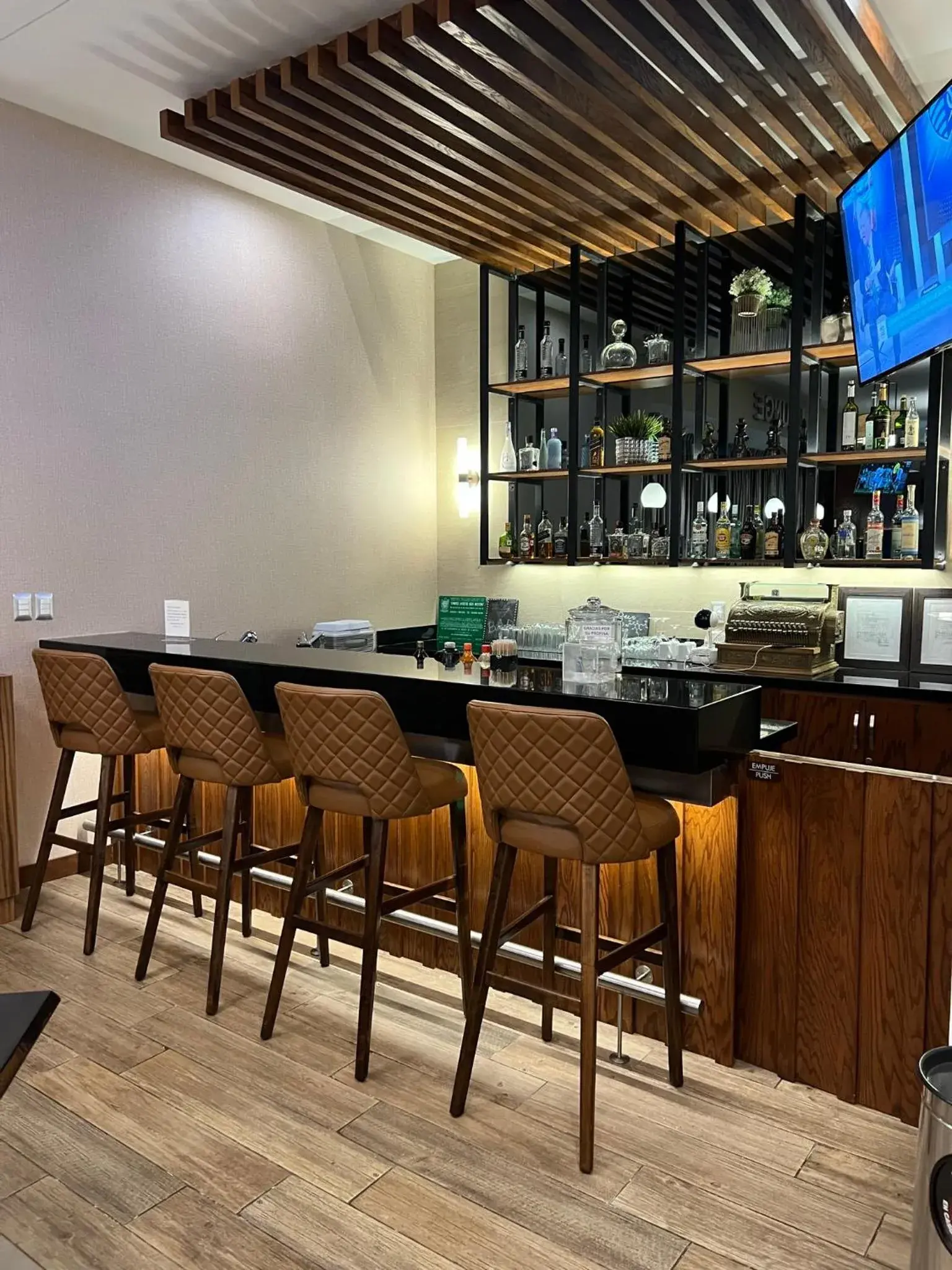 Lounge or bar, Restaurant/Places to Eat in Best Western Plus Chihuahua Juventud