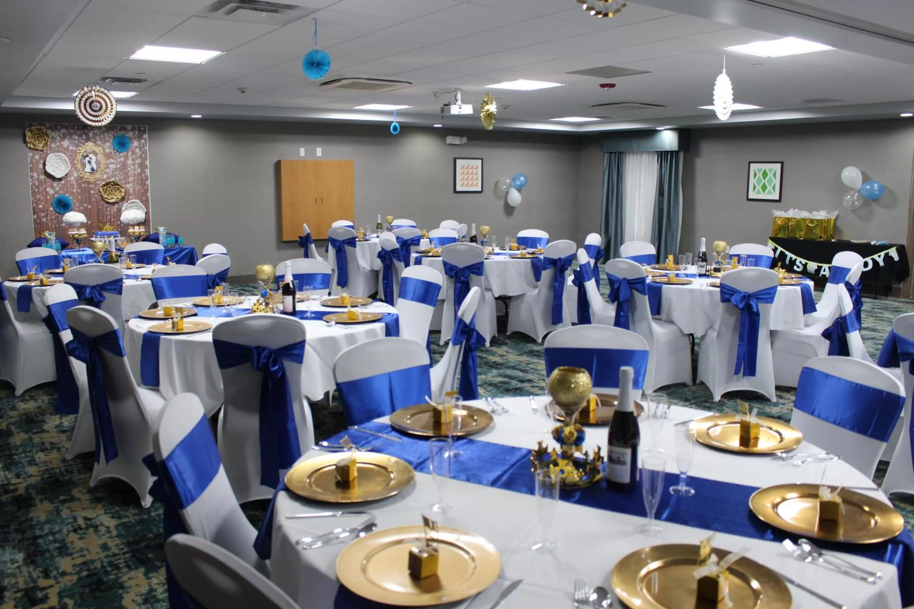 Meeting/conference room in Holiday Inn Express Shawnee by IHG