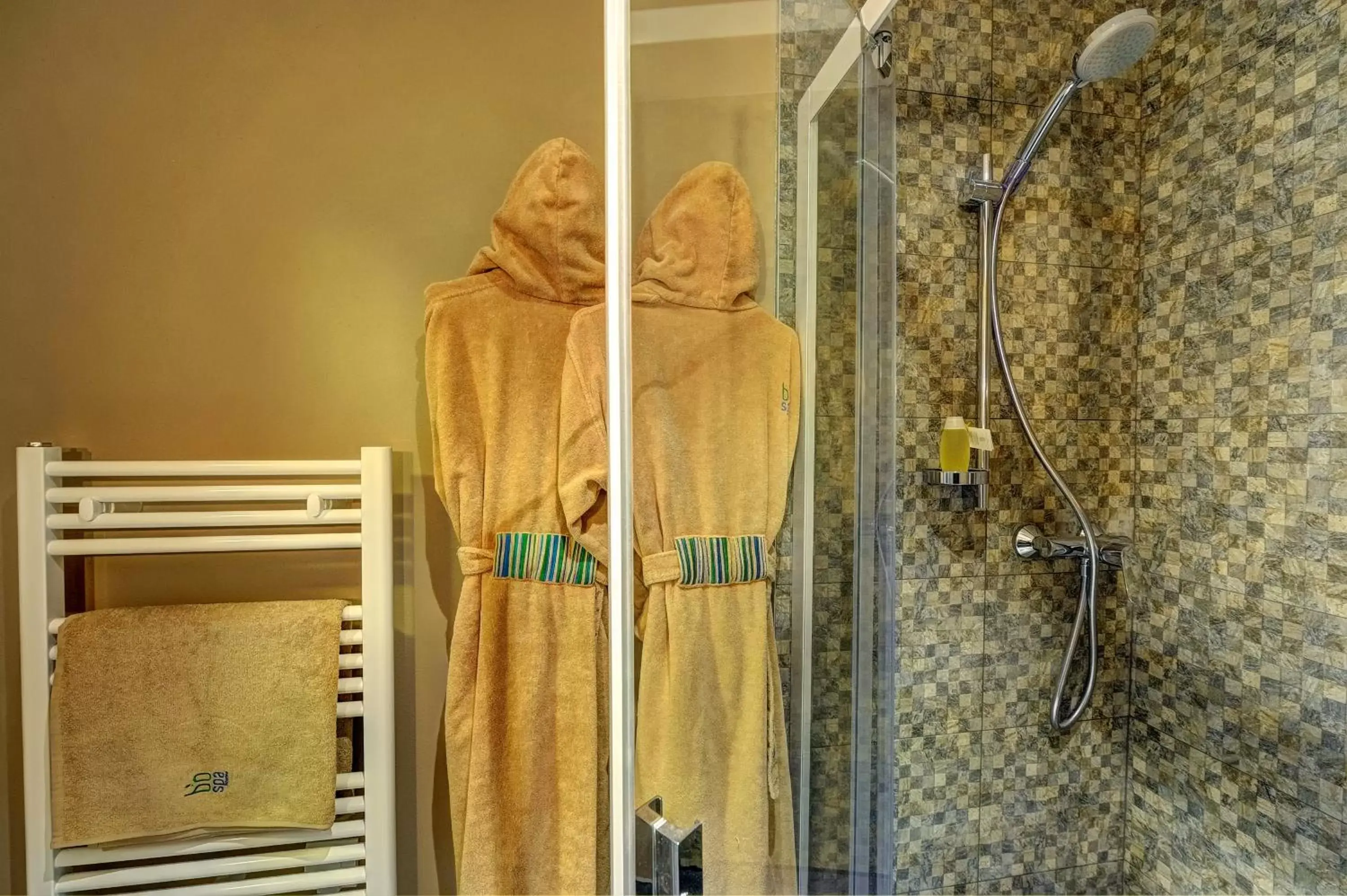 Shower, Bathroom in B’O Resort & Spa