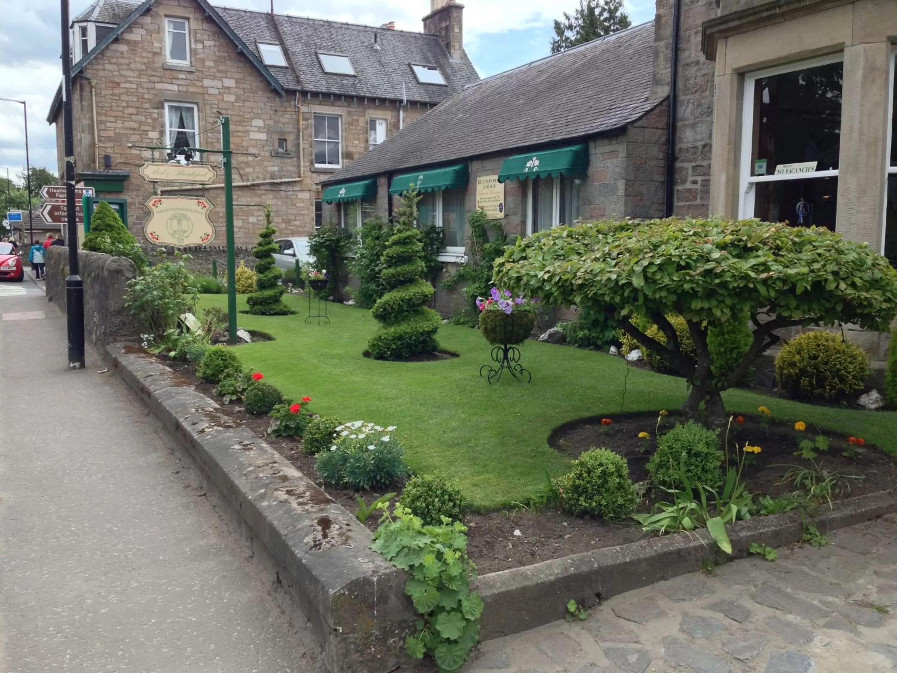 Garden, Property Building in Buttonboss Lodge B&B