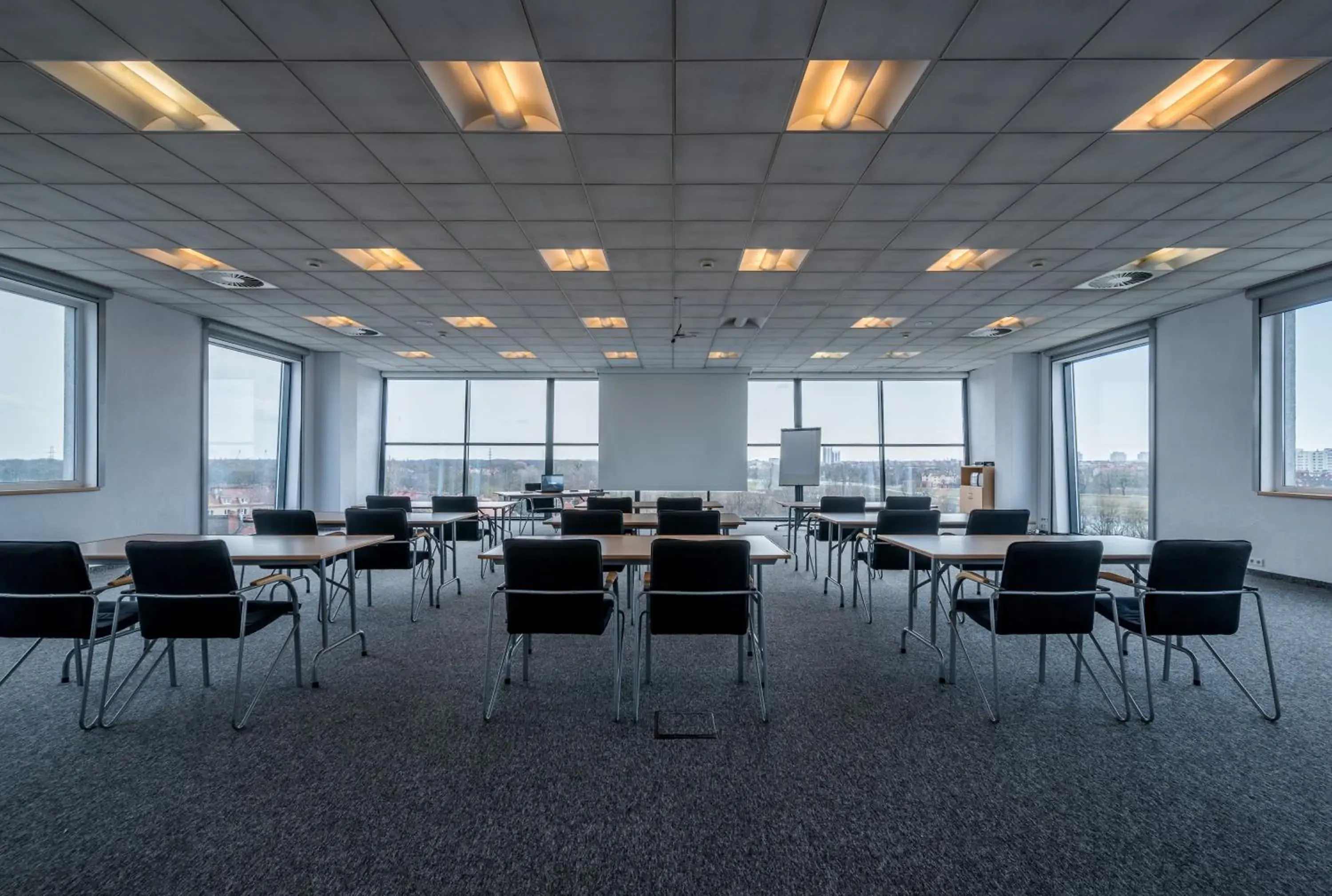 Meeting/conference room, Restaurant/Places to Eat in WEISER HOTEL