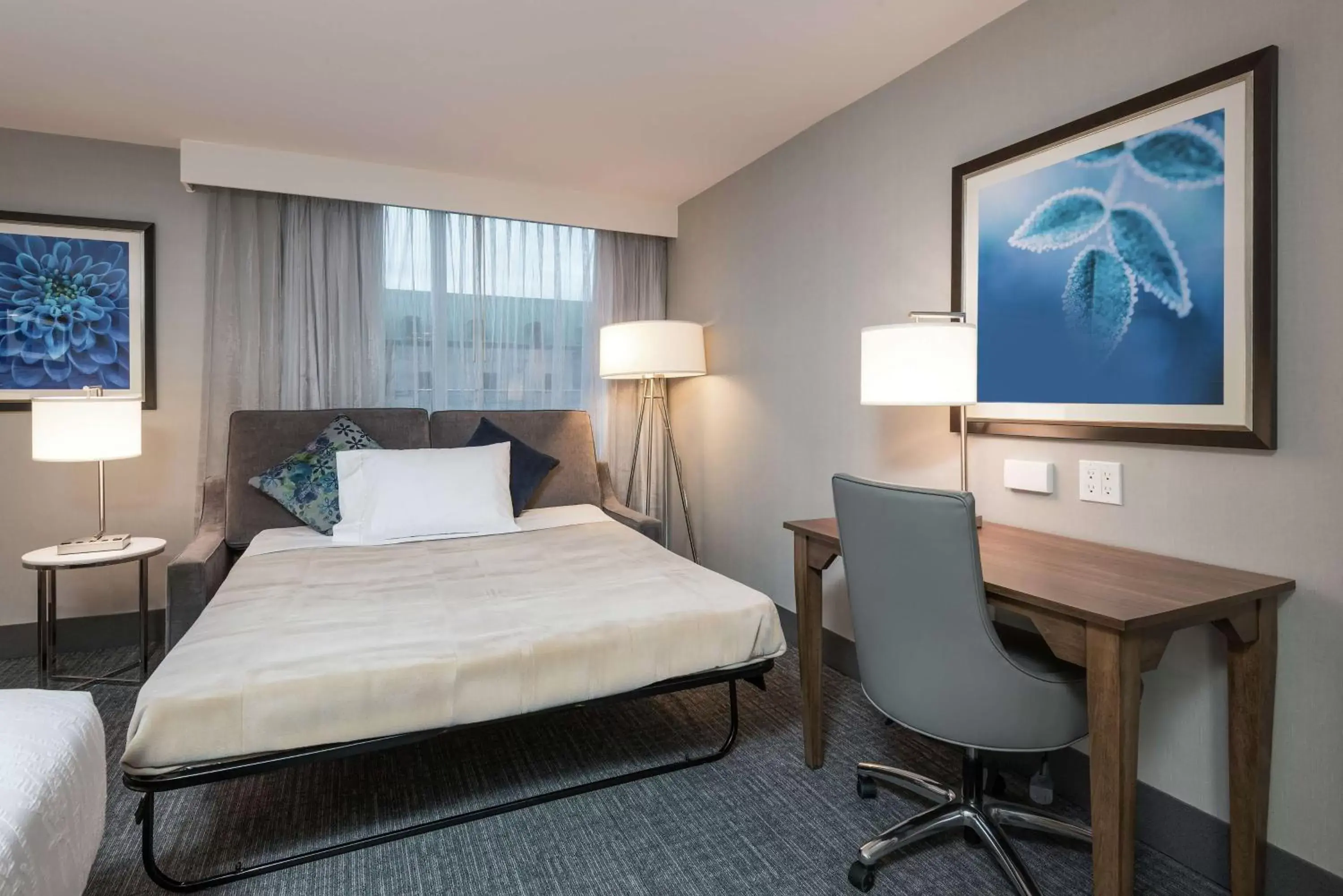 Bedroom, Bed in Homewood Suites By Hilton Ottawa Downtown