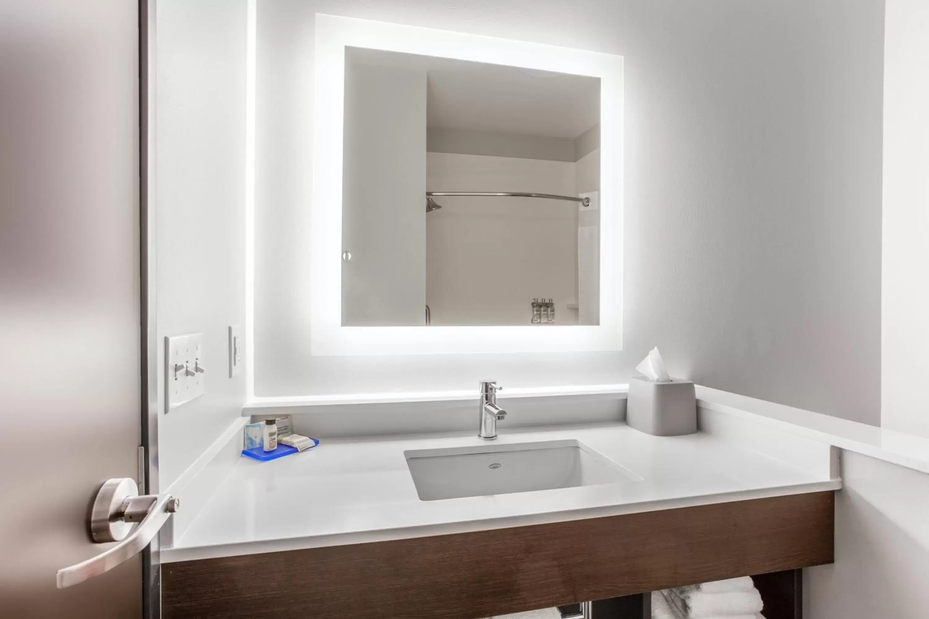 Room with Two Beds - Hearing Accessible - Non-Smoking in Holiday Inn Express & Suites - Ottawa, an IHG Hotel Room with Two Beds - Hearing Accessible - Non-Smoking in Holiday Inn Express & Suites - Ottawa, an IHG Hotel