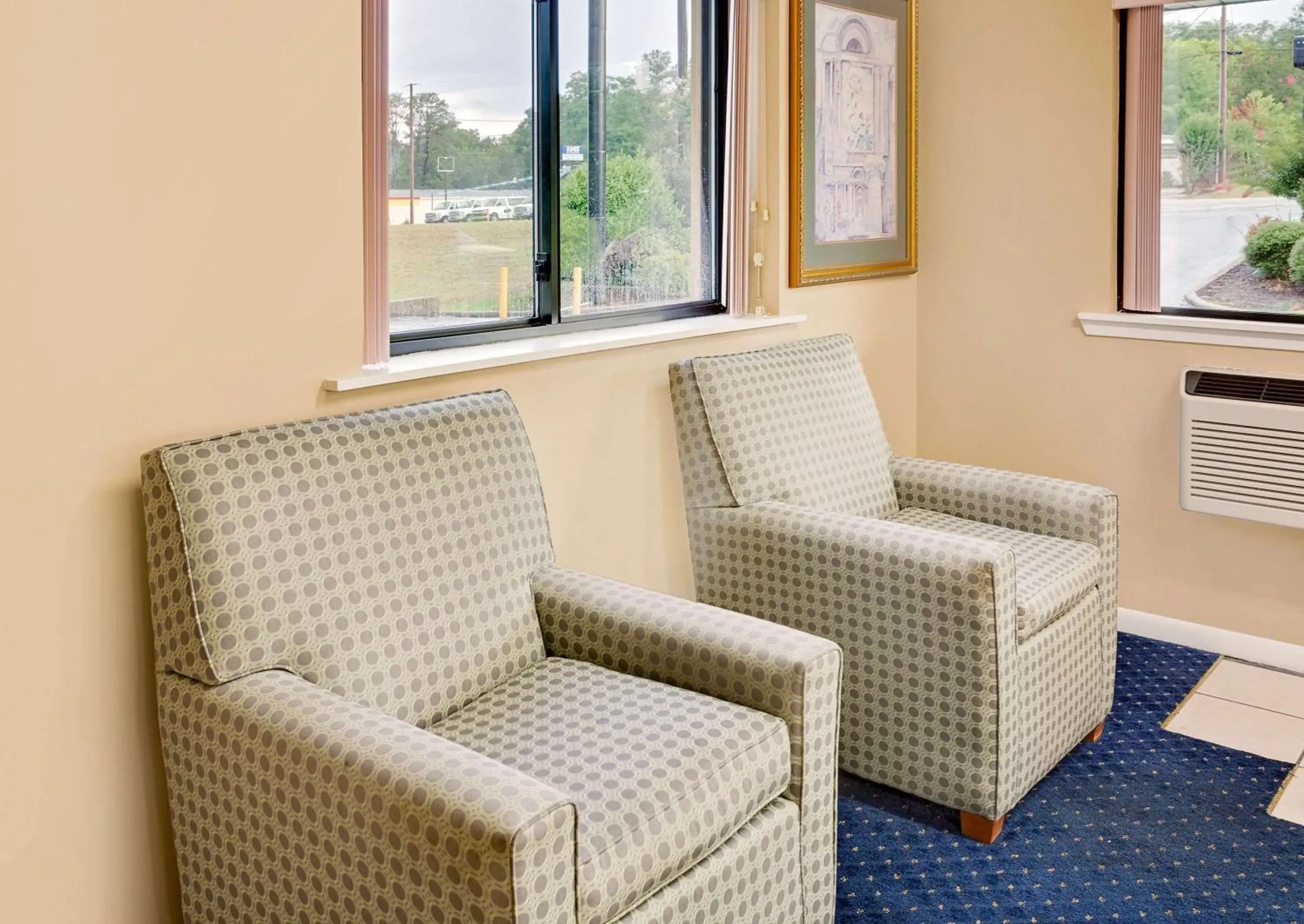 Lobby or reception, Seating Area in Super 8 by Wyndham Laurel