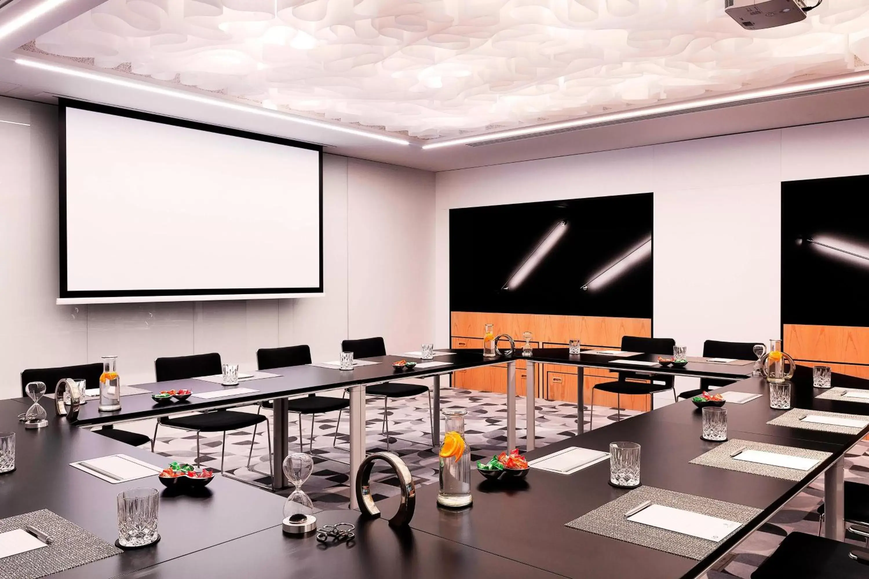 Meeting/conference room in Renaissance Warsaw Airport Hotel