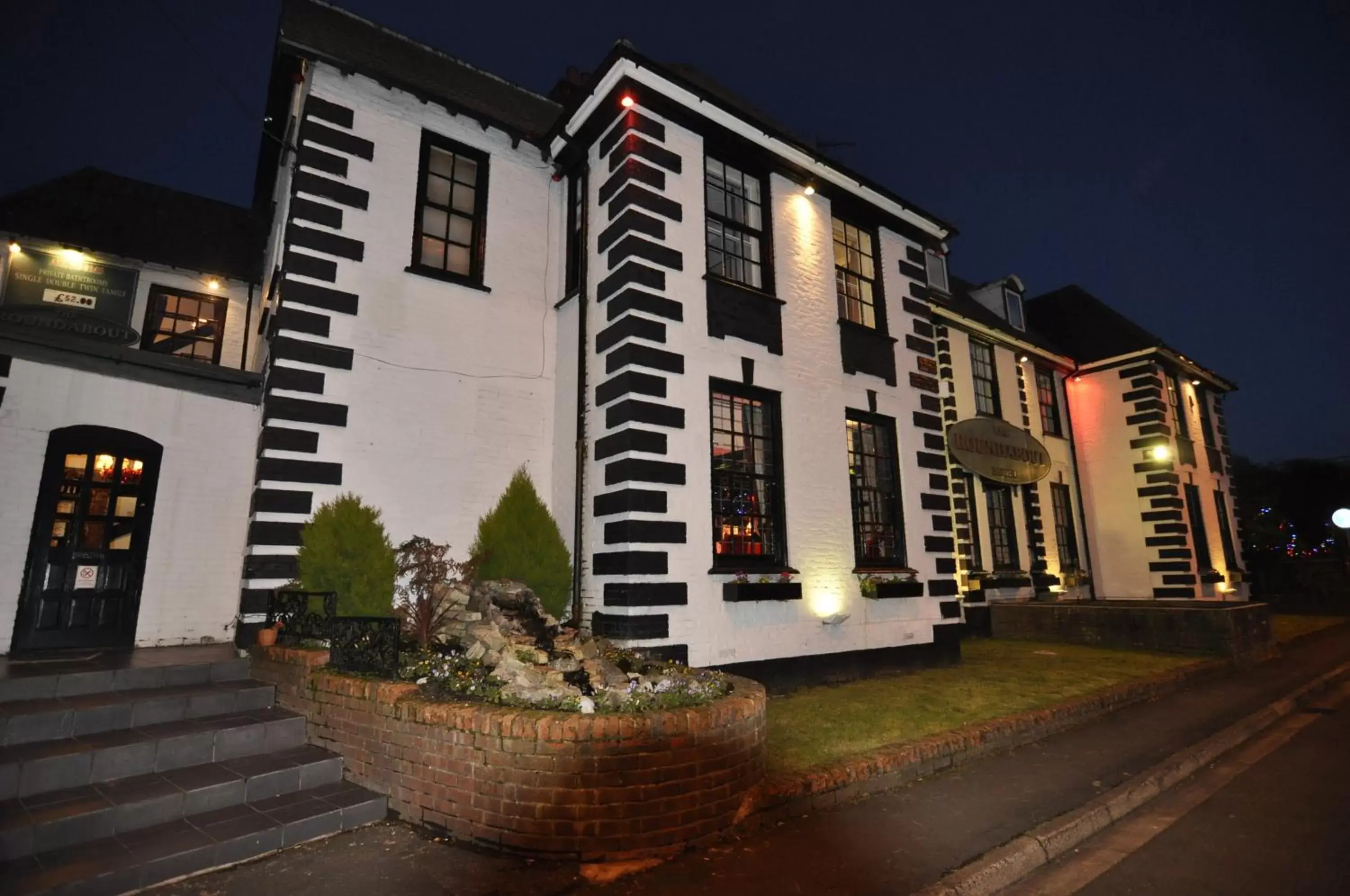 Facade/entrance, Property Building in The Roundabout Hotel