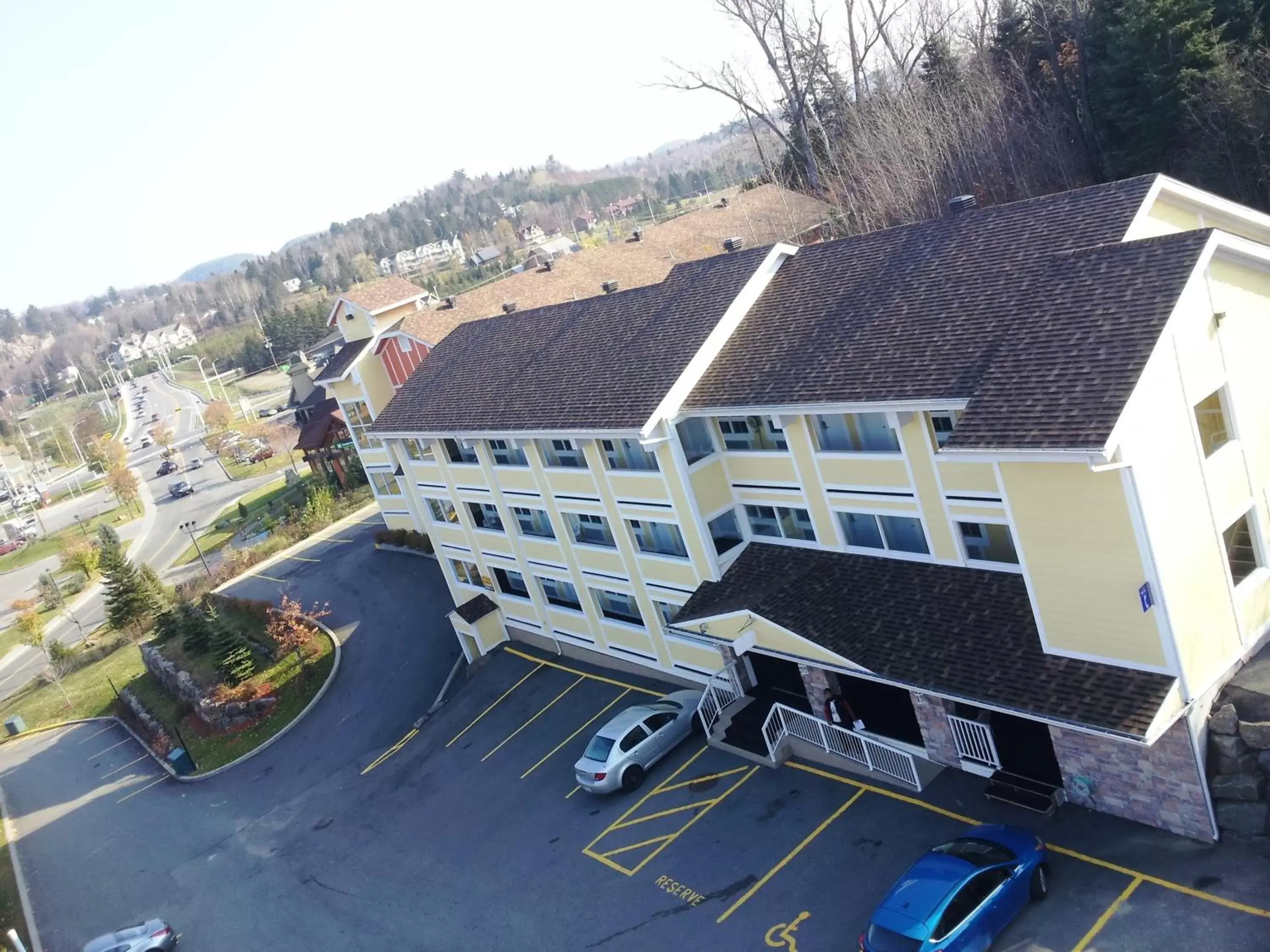 Bird's eye view, Bird's-eye View in Hotel and Suites Les Laurentides