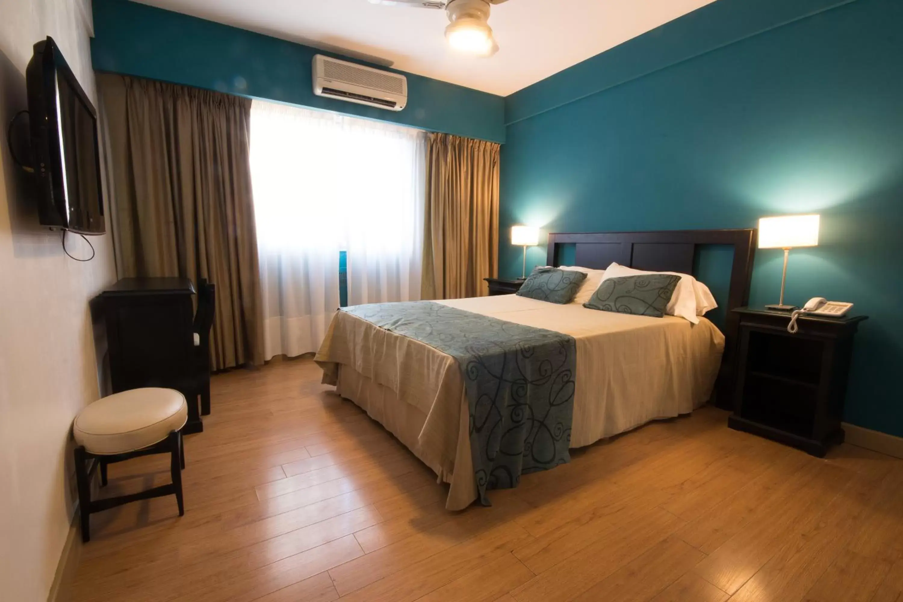 Photo of the whole room, Bed in Gran Hotel Buenos Aires Photo of the whole room, Bed in Gran Hotel Buenos Aires