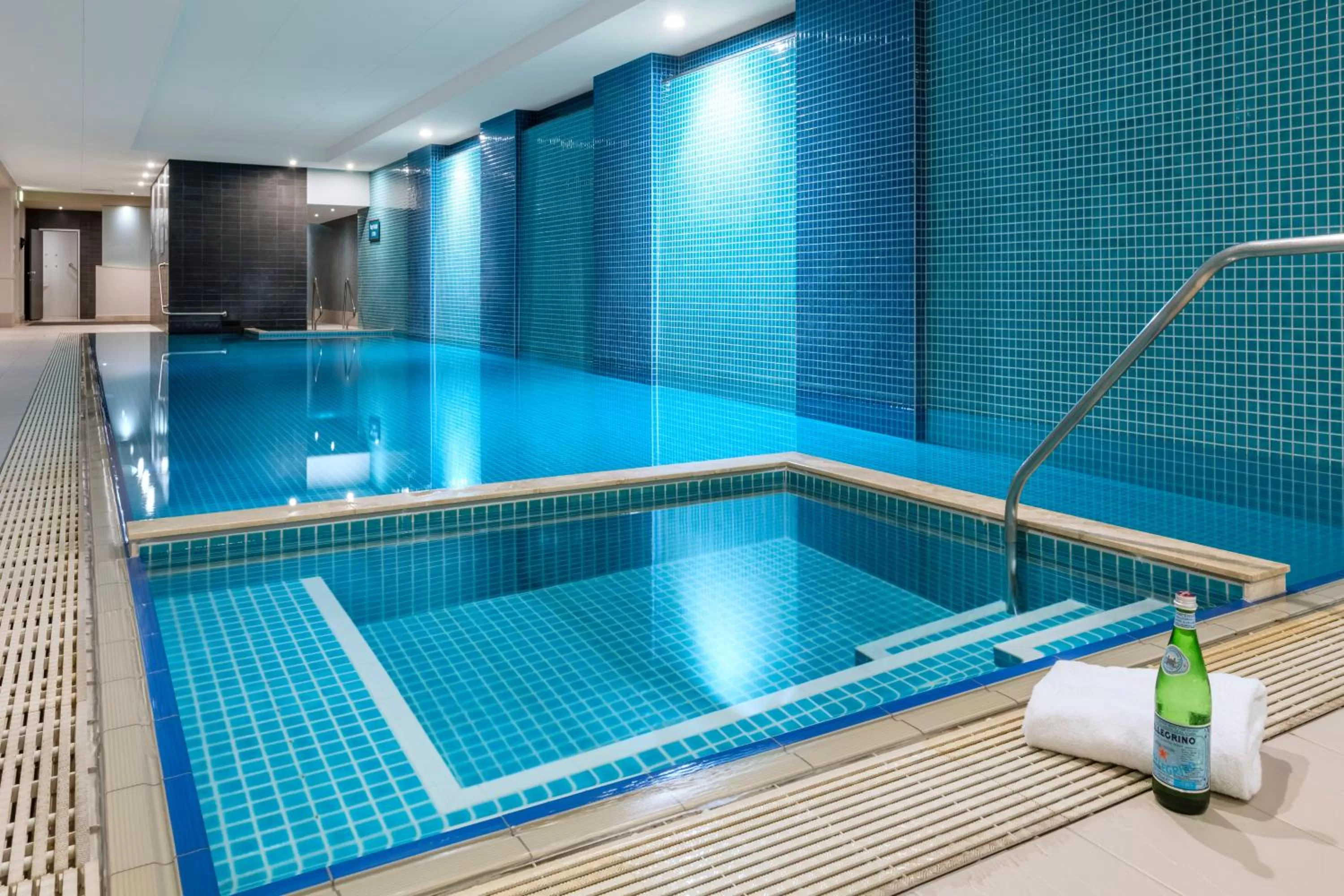 Swimming pool in Oaks Glenelg Plaza Pier Suites