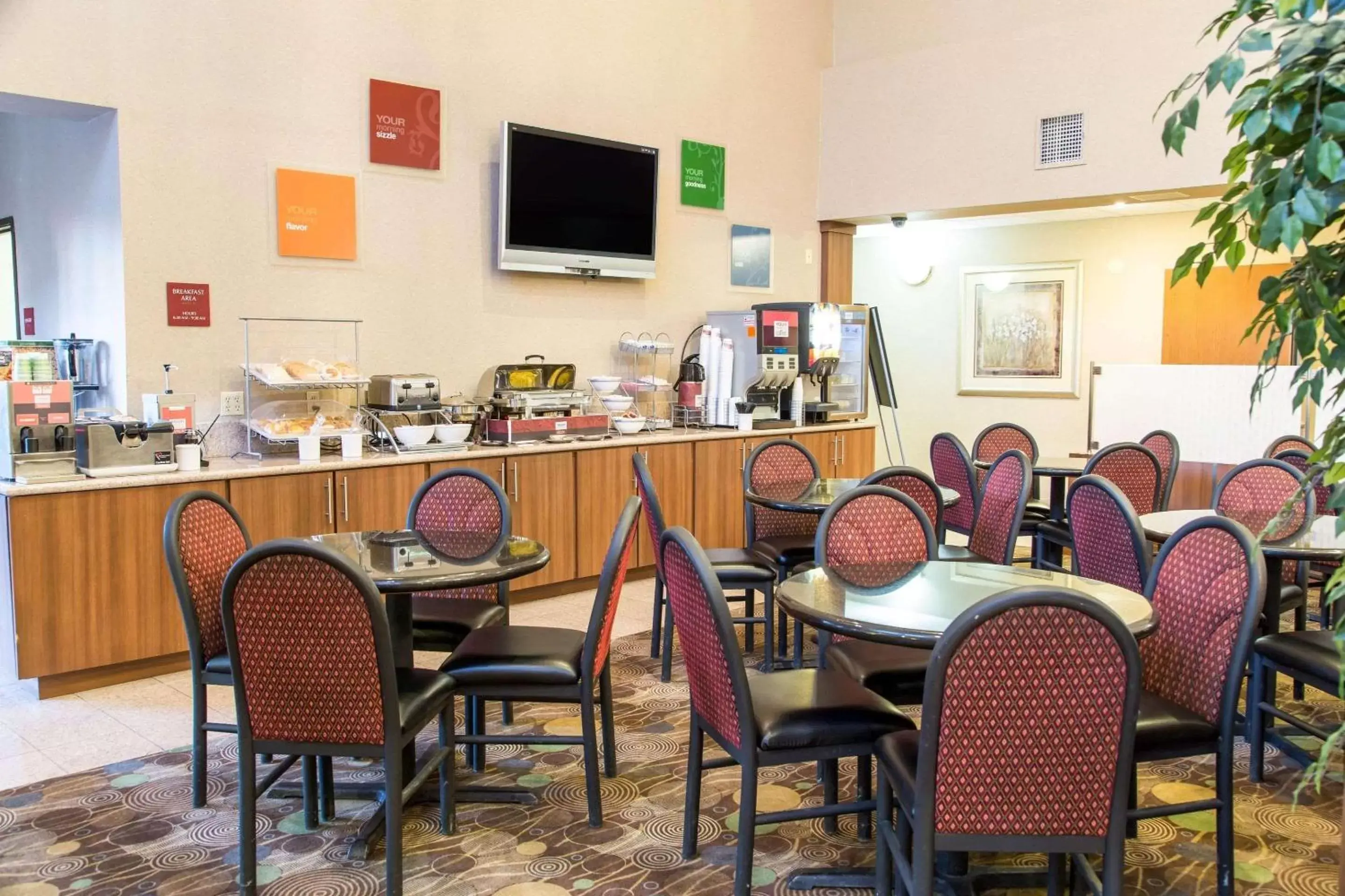 Restaurant/Places to Eat in Comfort Suites North Fossil Creek