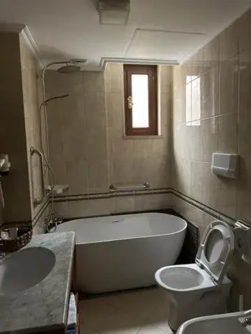 Toilet, Bathroom in Dinasty Hotel