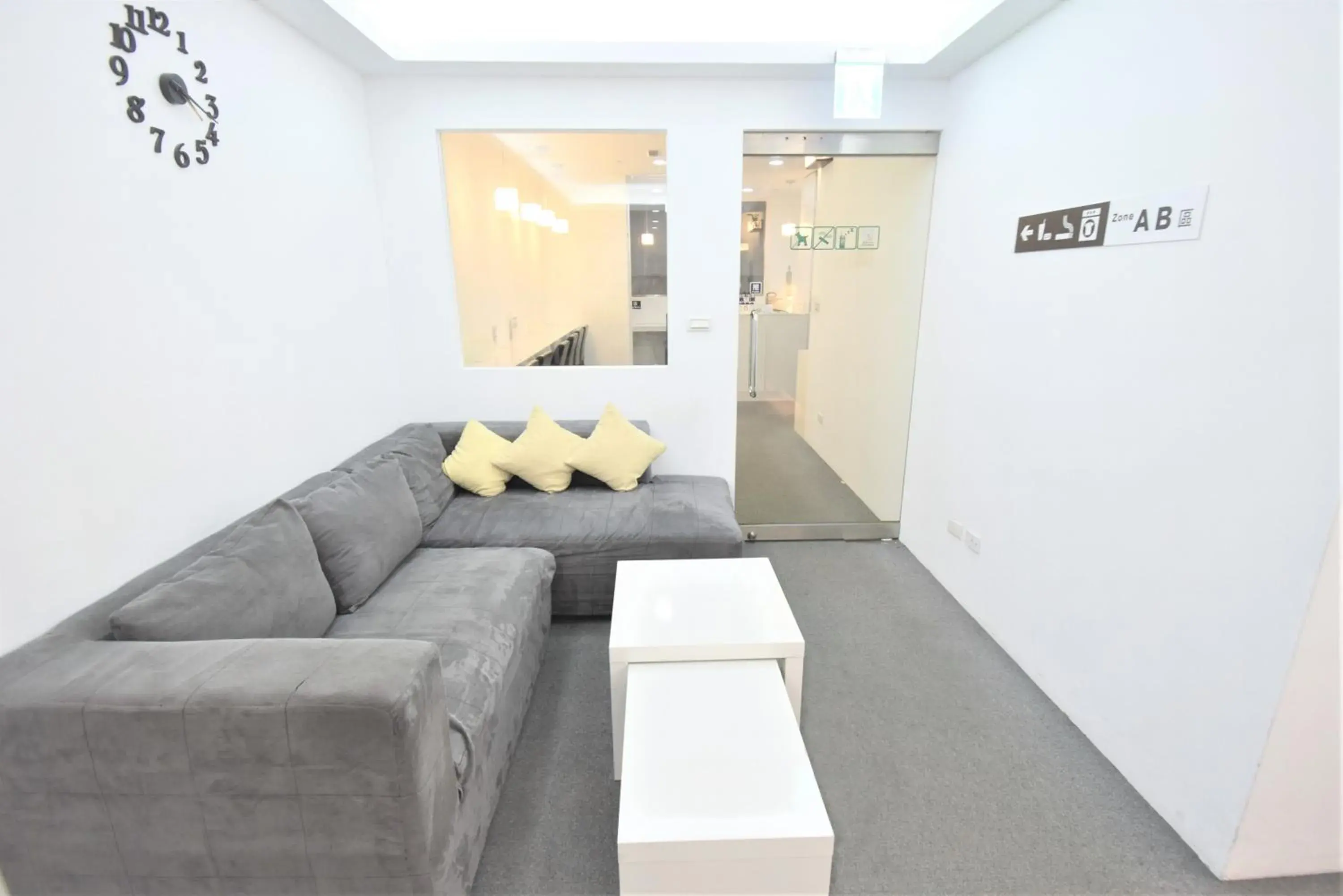 Lounge or bar, Seating Area in Inn Cube Ximen