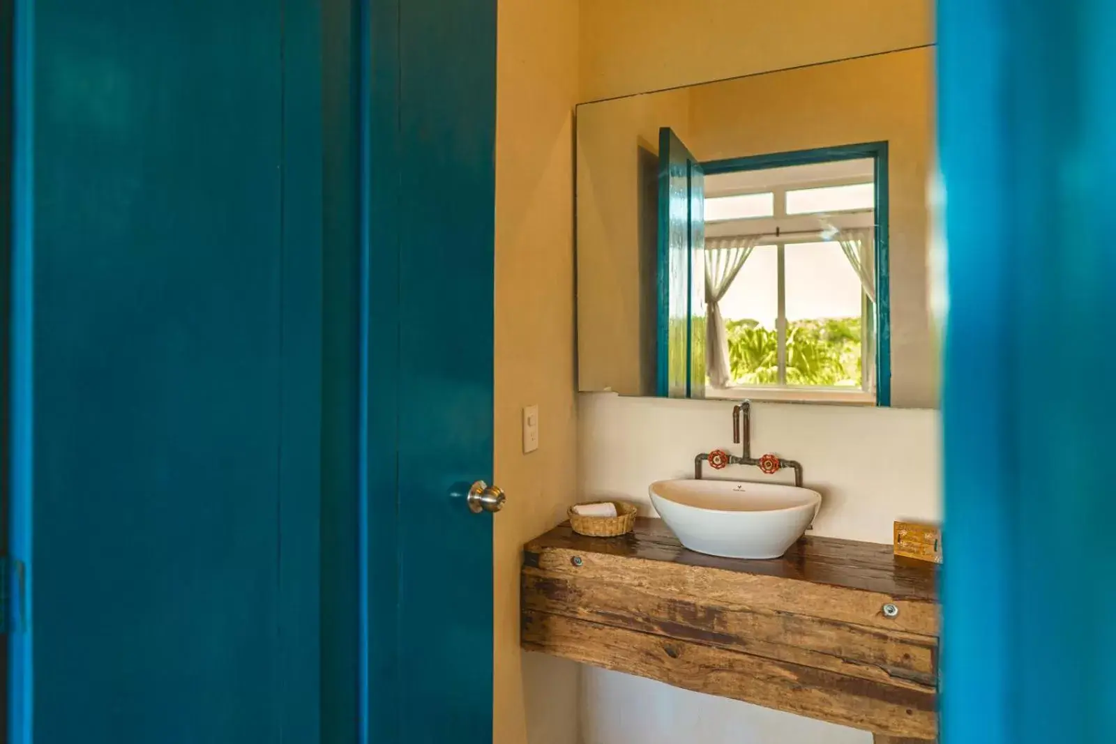 Bathroom in Casa Mia El Cuyo Eco Beach Boutique Hotel