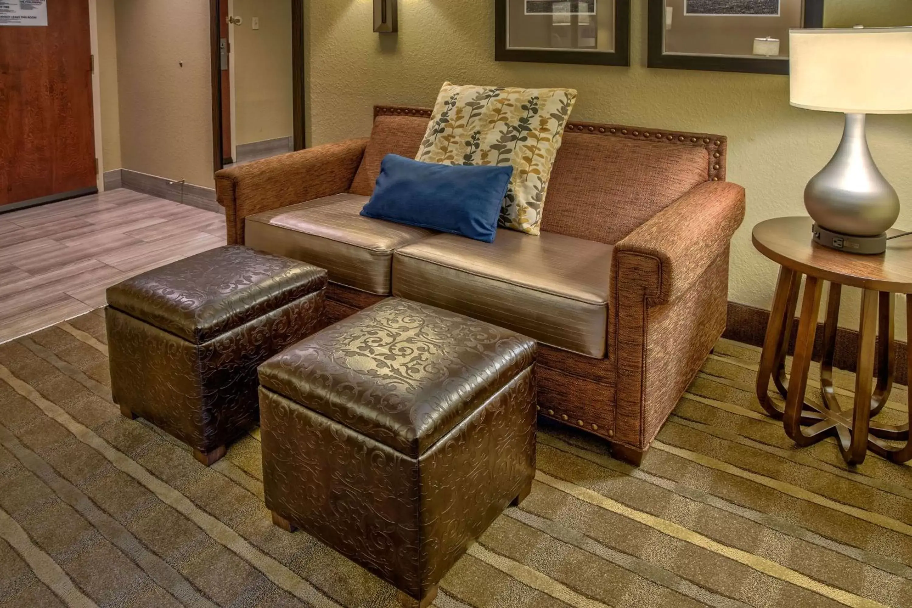 Living room, Seating Area in Hampton Inn Atlanta-Peachtree Corners/Norcross